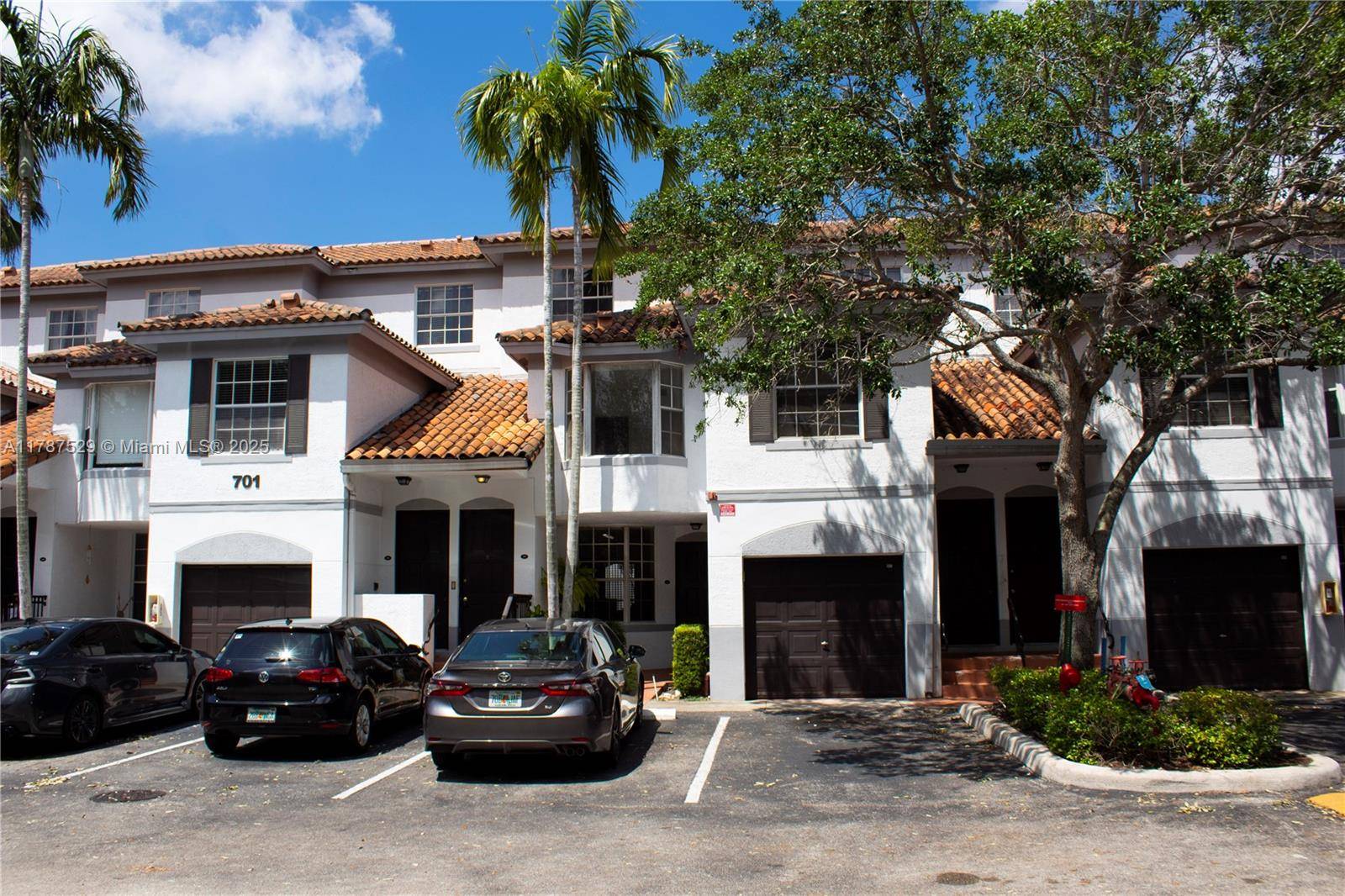 Sunrise, FL 33325,701 SW 148th Ave #107