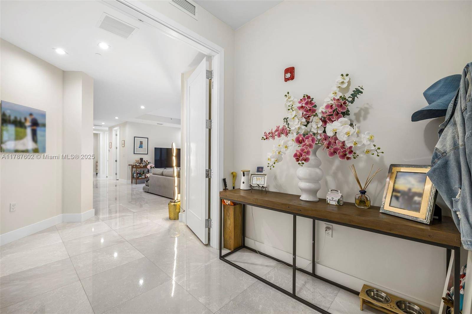 Coral Gables, FL 33134,718 Valencia Ave #206