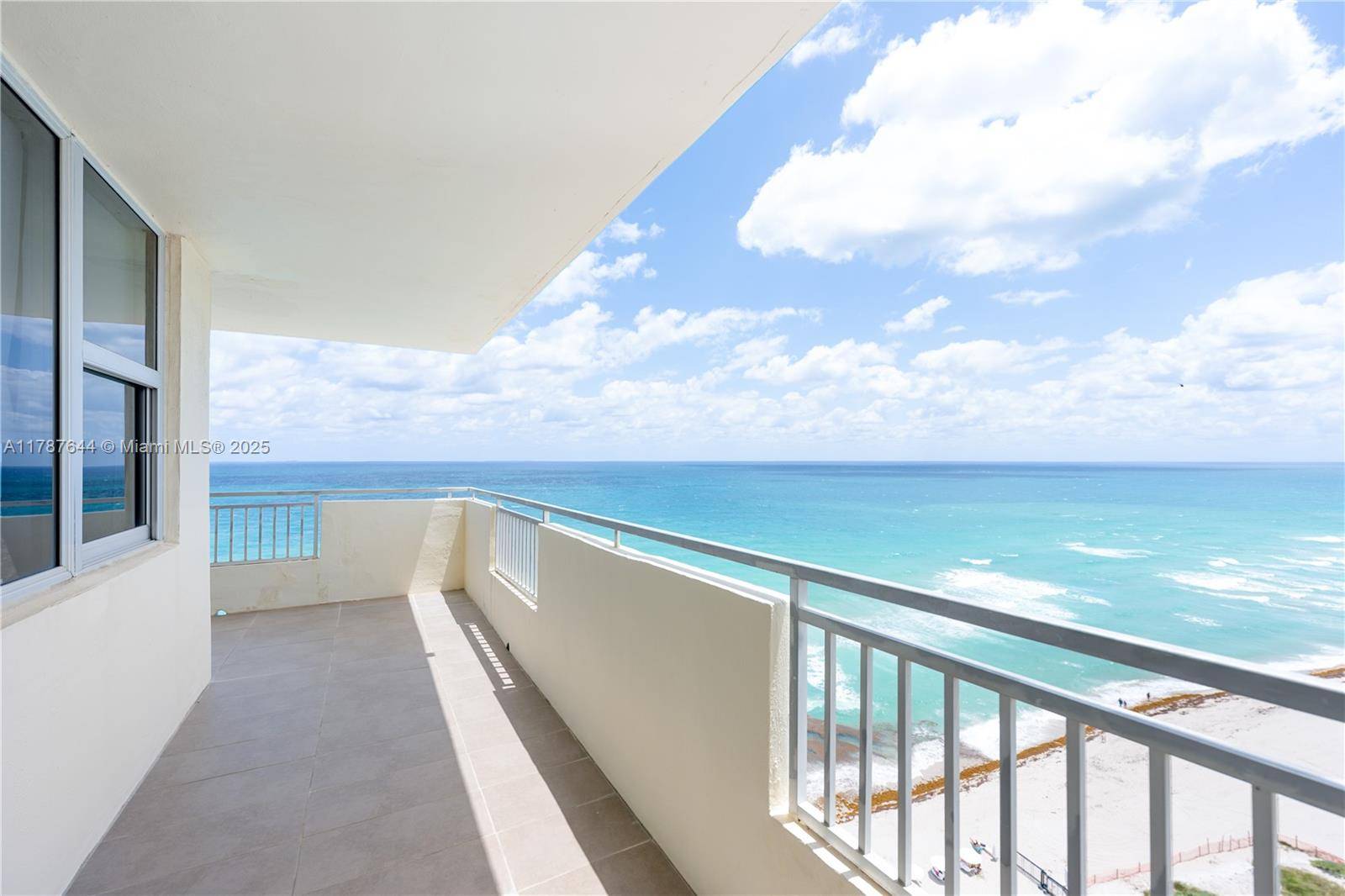 Hallandale Beach, FL 33009,3180 S Ocean Dr #1608