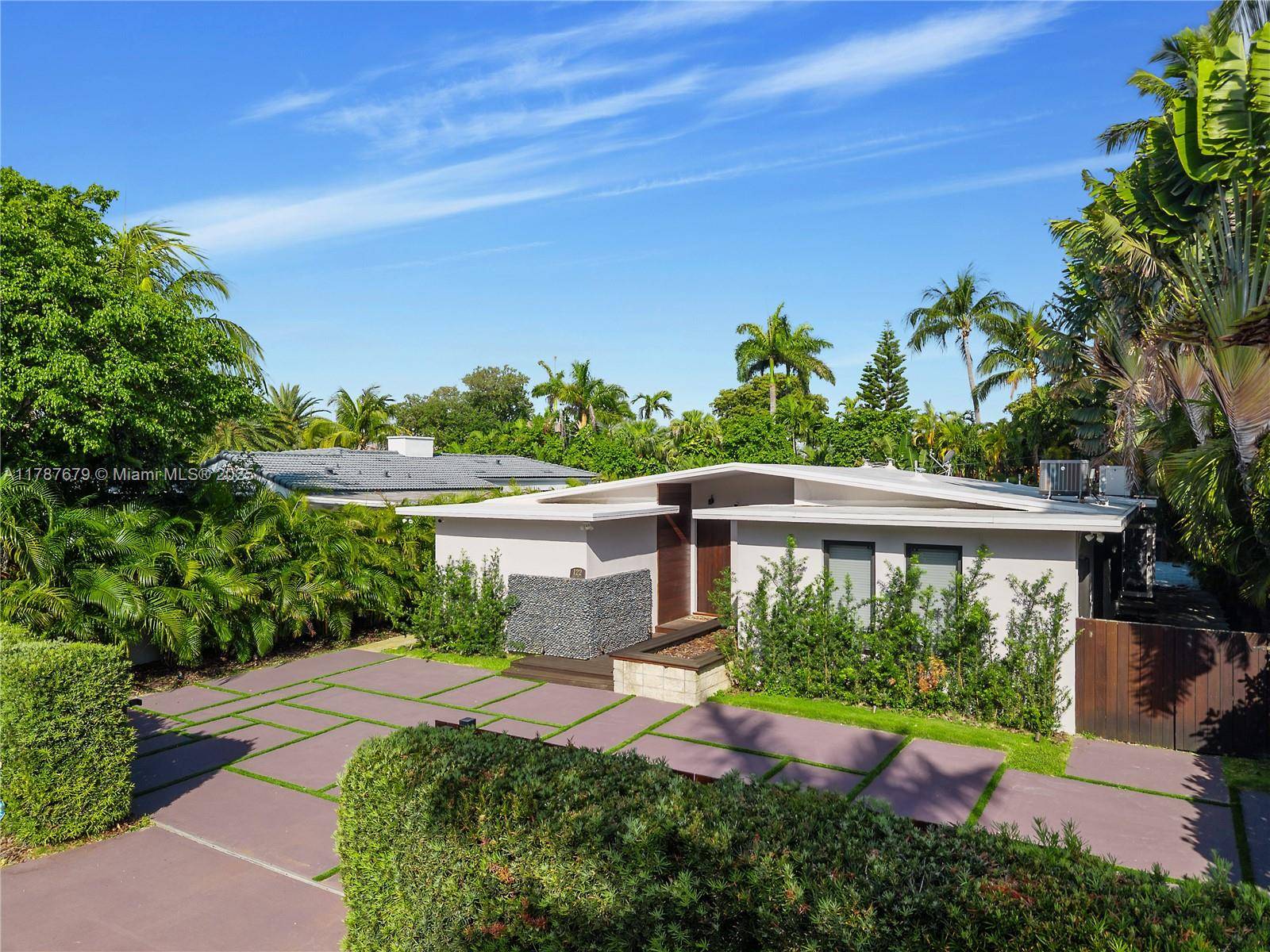 Miami Beach, FL 33139,122 E 2nd Ct