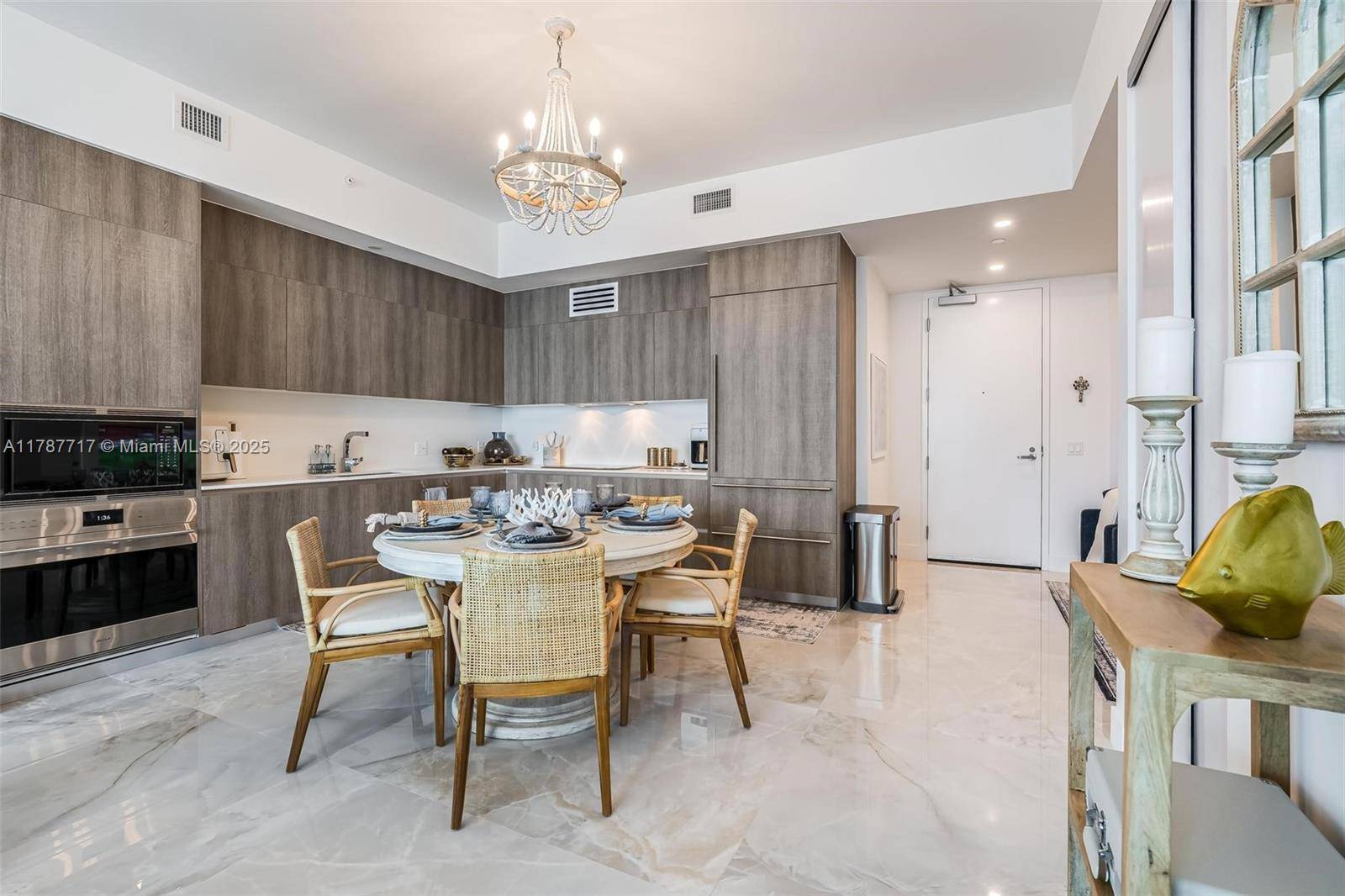 Sunny Isles Beach, FL 33160,17550 Collins Ave #802