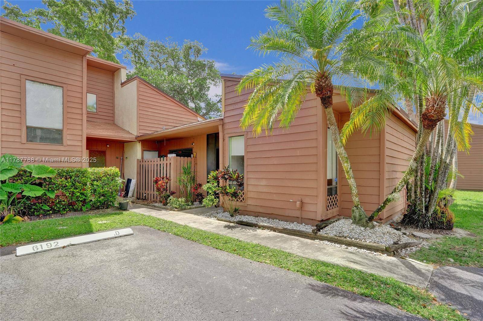 Tamarac, FL 33319,6192 Laurel Ln #D