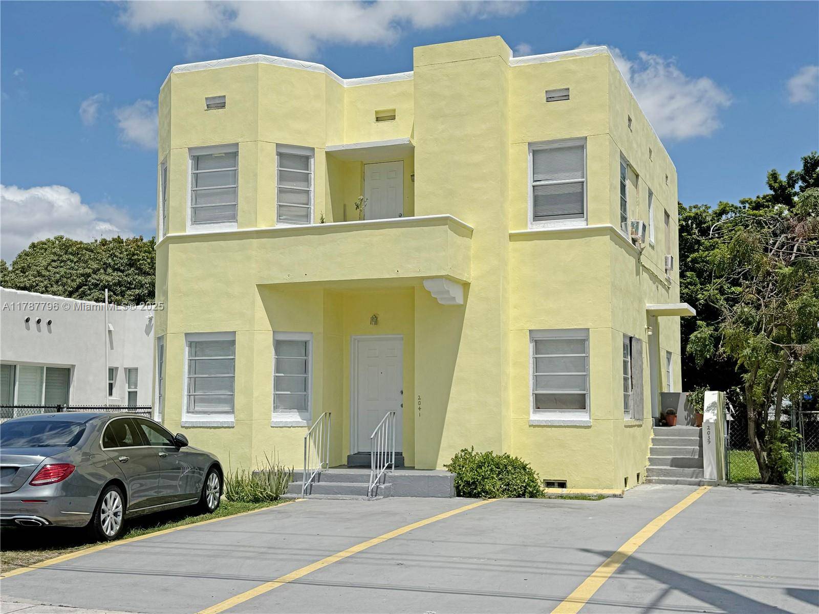 Miami, FL 33135,2041 SW 7th St