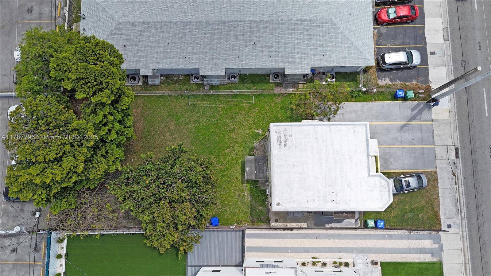 Miami, FL 33135,2041 SW 7th St