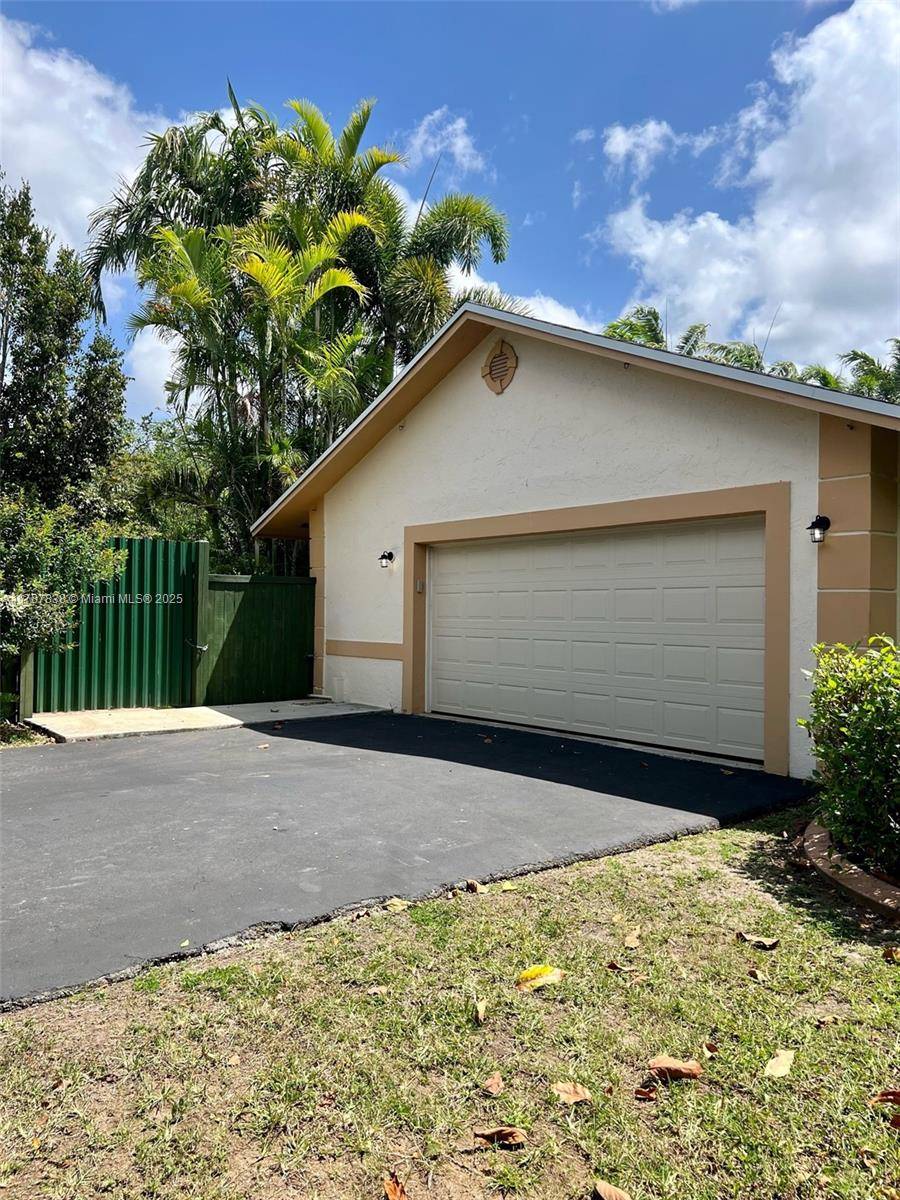 Homestead, FL 33031,18485 SW 267th St
