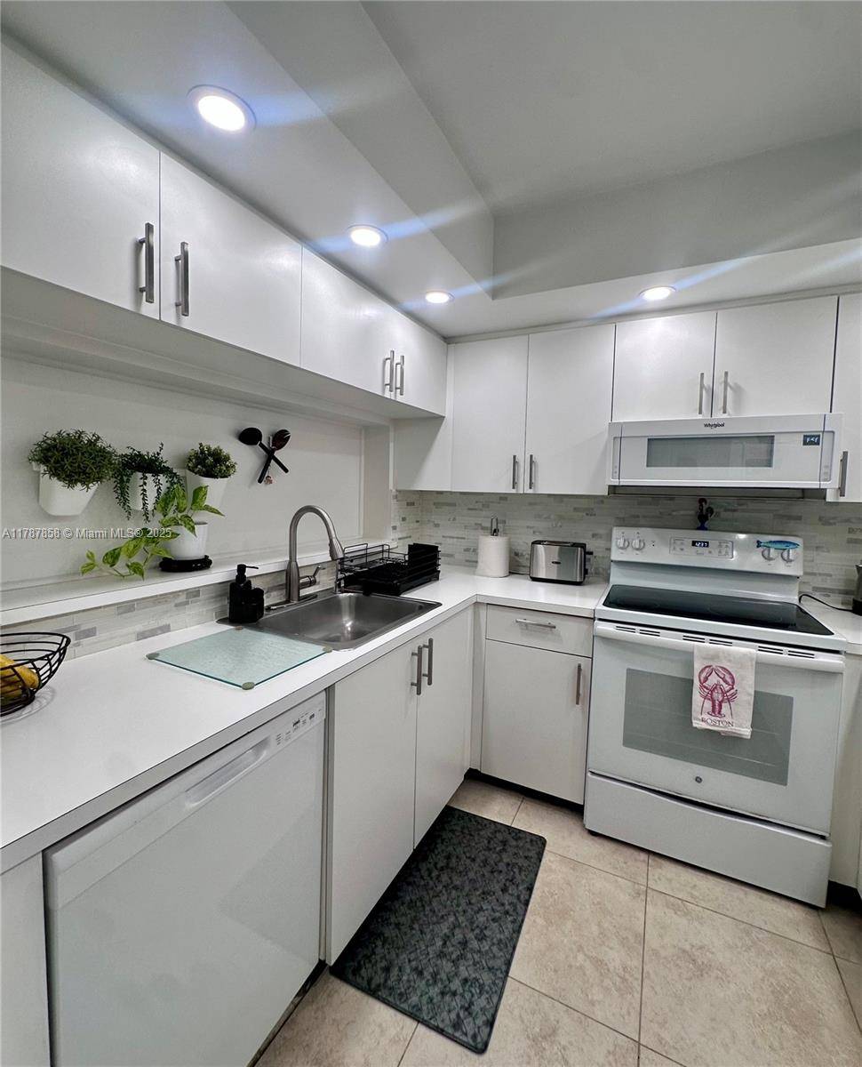 Pembroke Pines, FL 33027,100 SW 130th Ter #204C