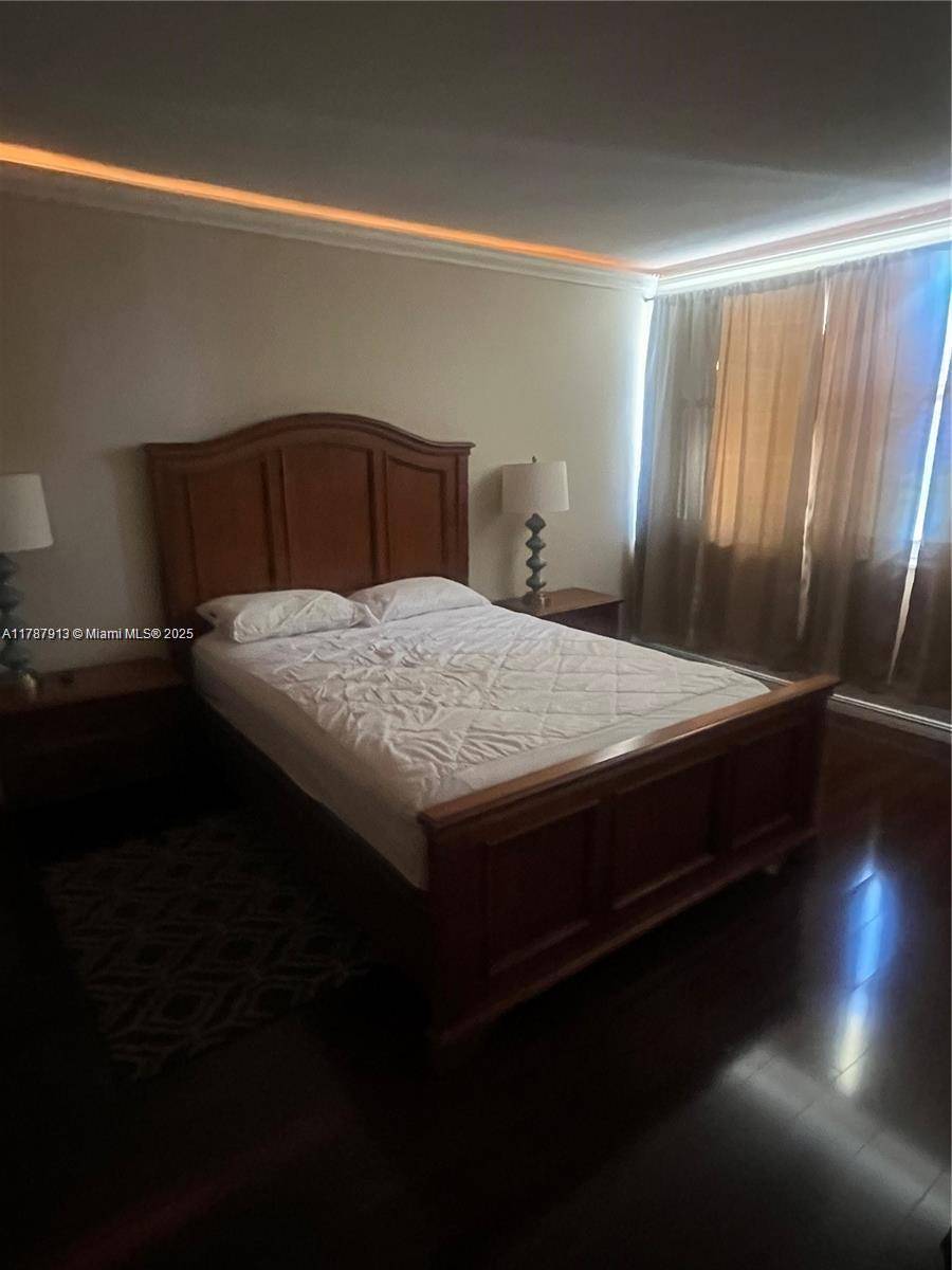 Hallandale Beach, FL 33009,1825 S Ocean #413