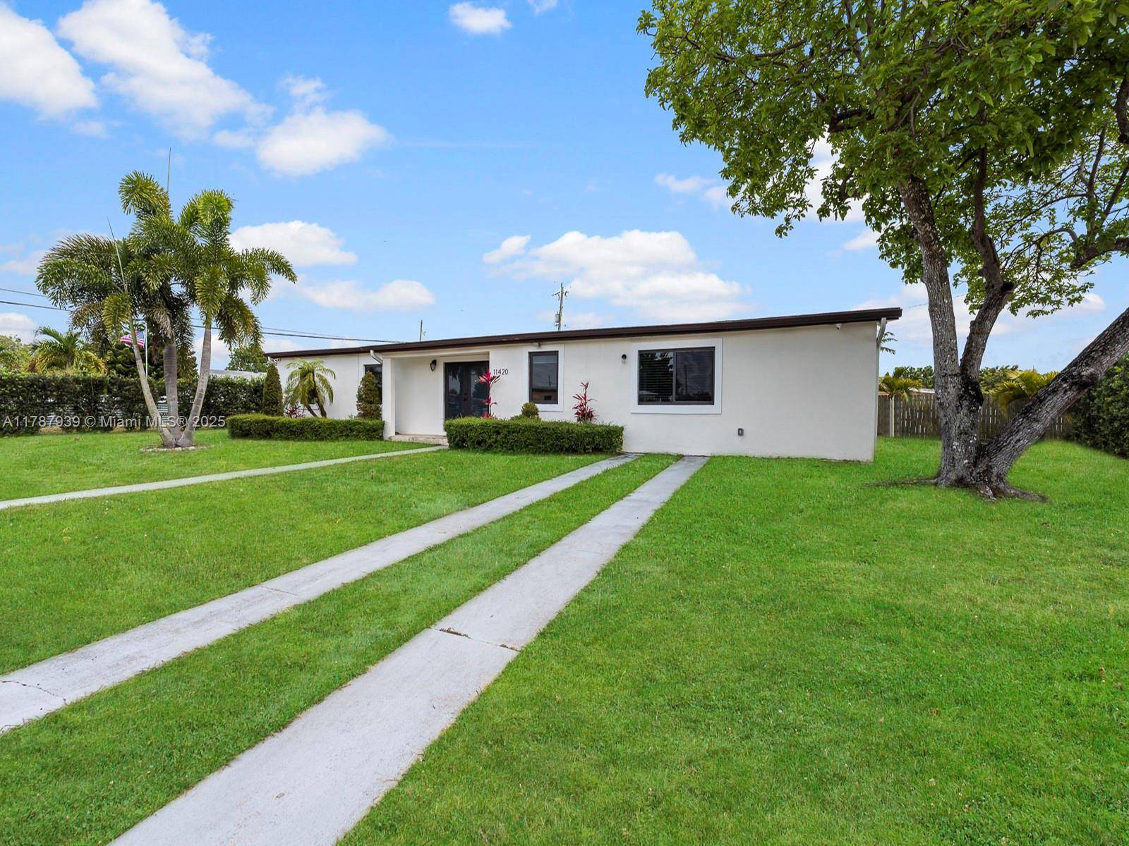 Miami, FL 33165,11420 SW 44th St