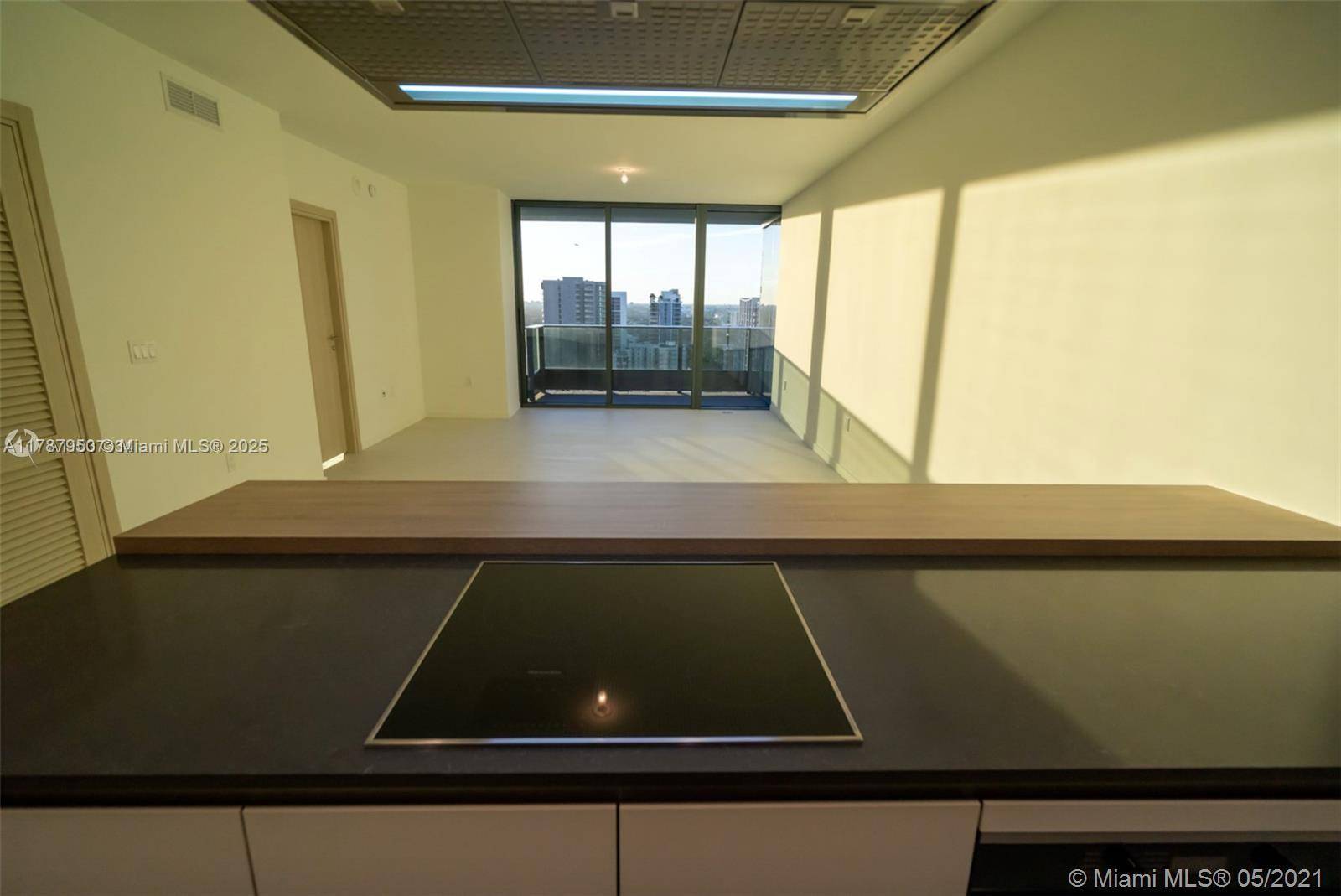 Miami, FL 33131,1000 Brickell Plz #2706