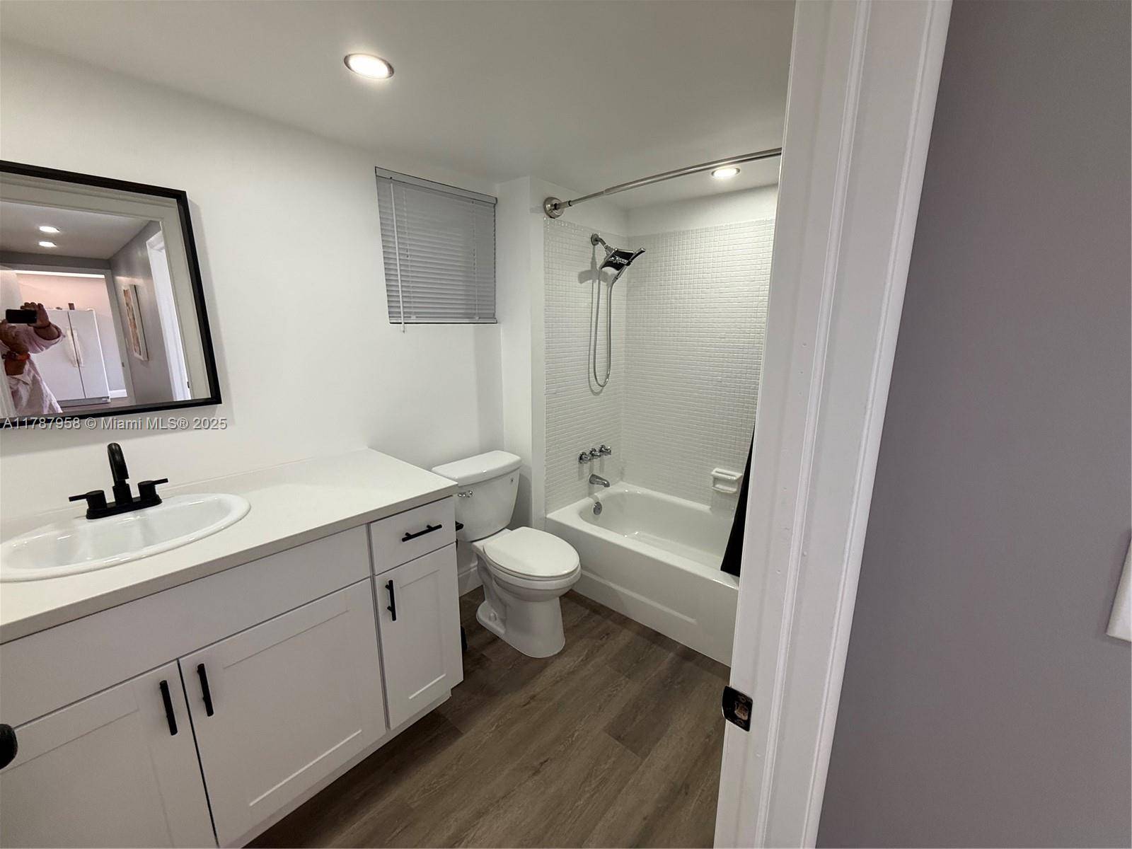 North Miami Beach, FL 33162,16450 Miami Dr #201