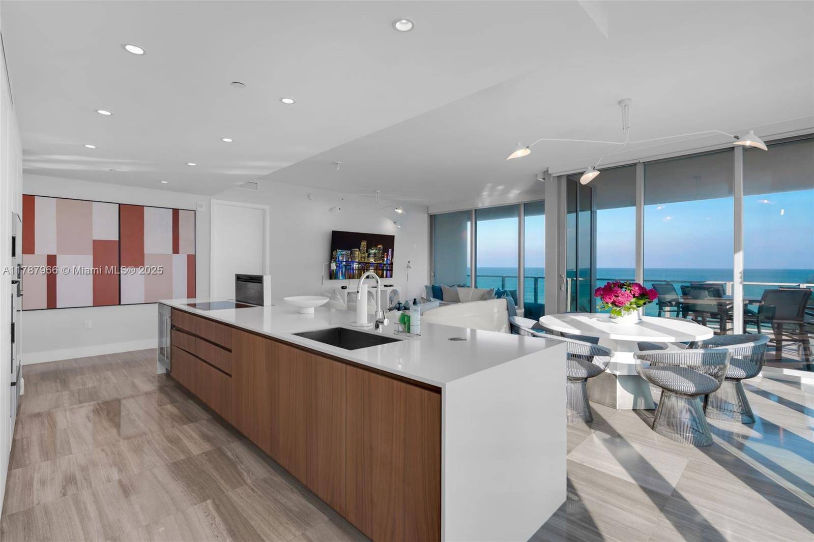 Miami Beach, FL 33141,6901 Collins Ave #502