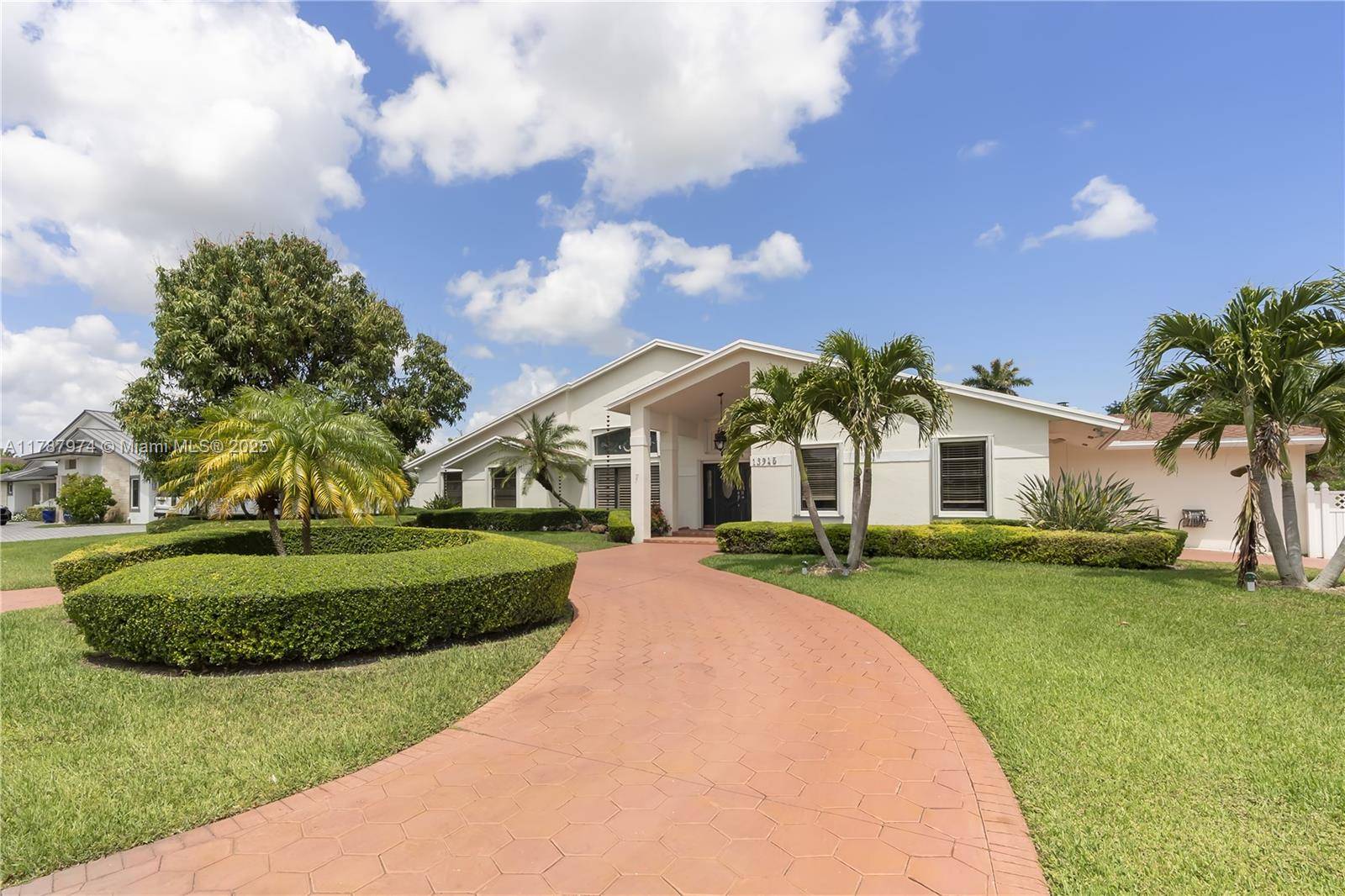 Miami, FL 33176,13945 SW 107th Ct