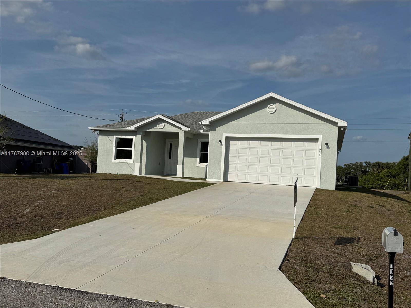 La Belle, FL 33935,1062 JAY CT