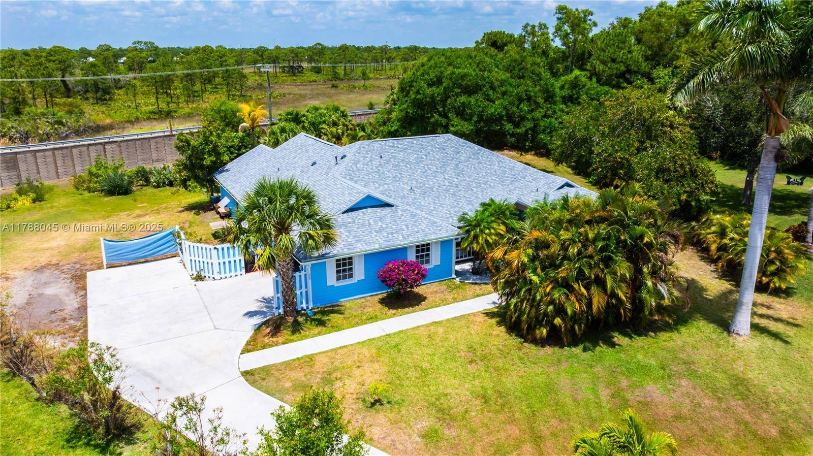 Jensen Beach, FL 34957,146 NE Blueberry lane