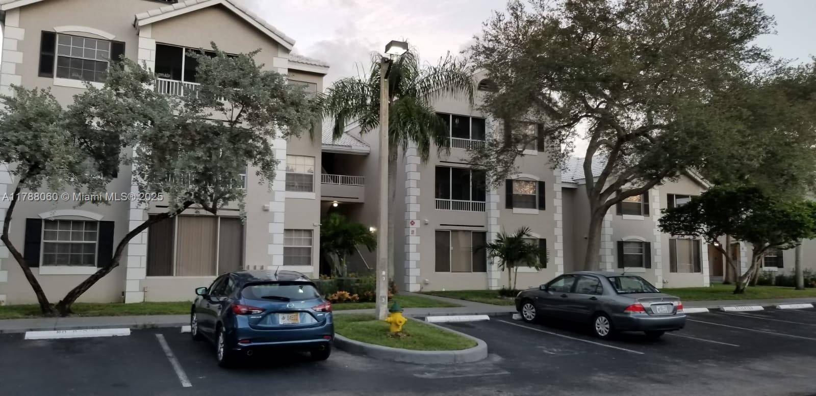 Oakland Park, FL 33309,2811 N Oakland Forest Dr #105
