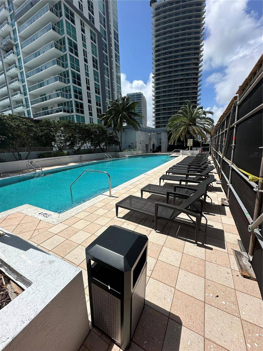 Miami, FL 33131,1060 Brickell Ave #2007