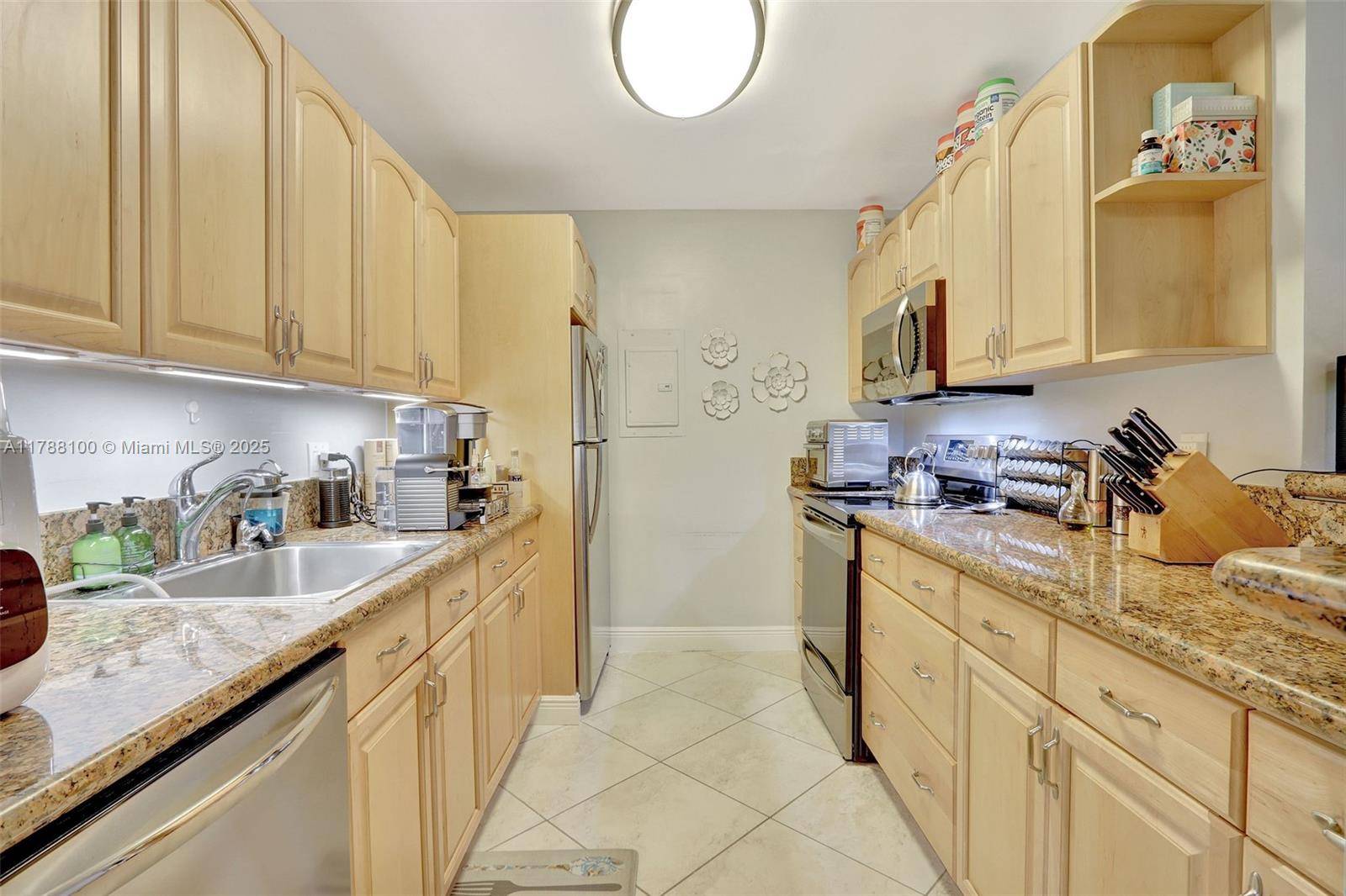 Miami, FL 33143,7935 SW 86th St #808