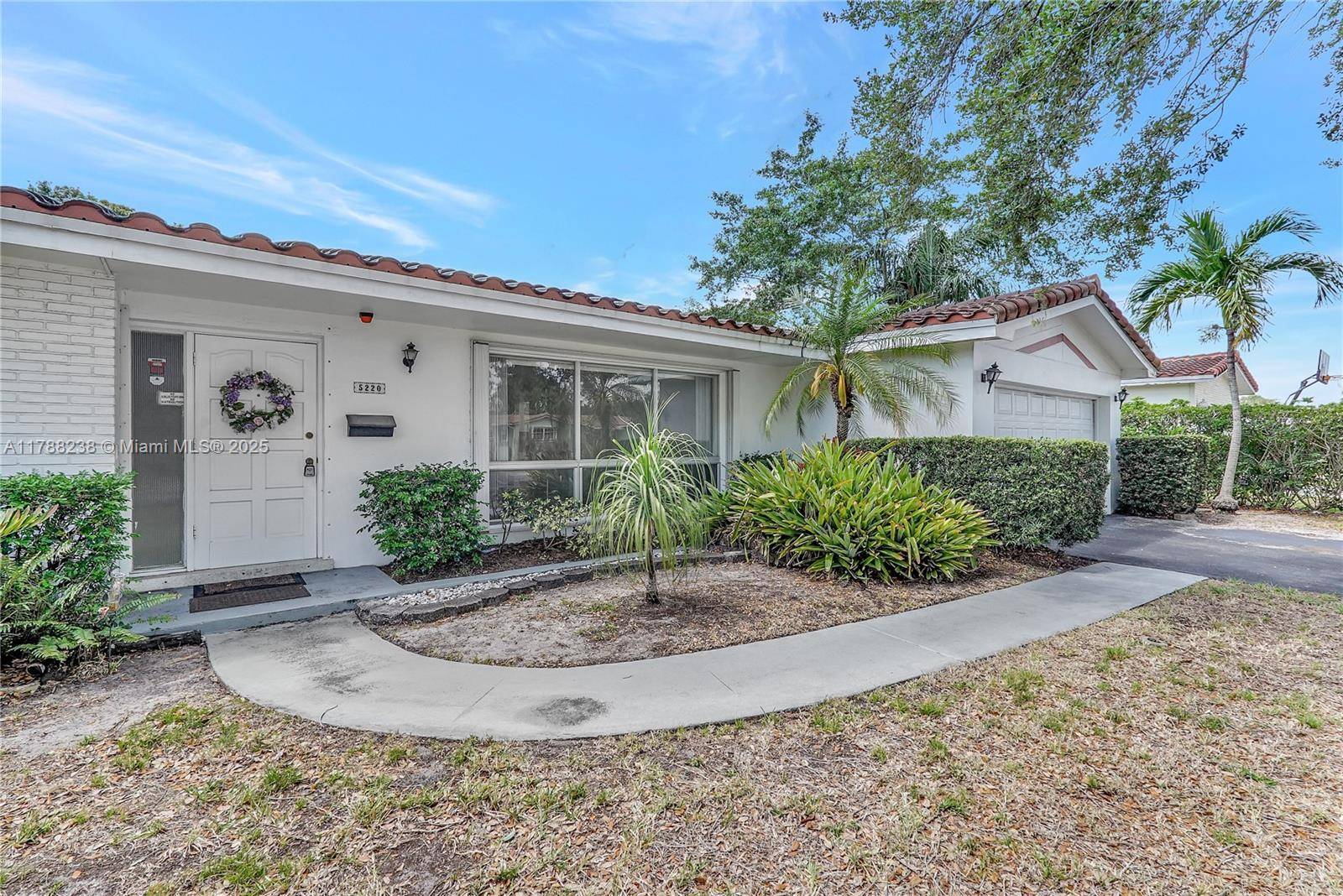Hollywood, FL 33021,5220 Monroe St
