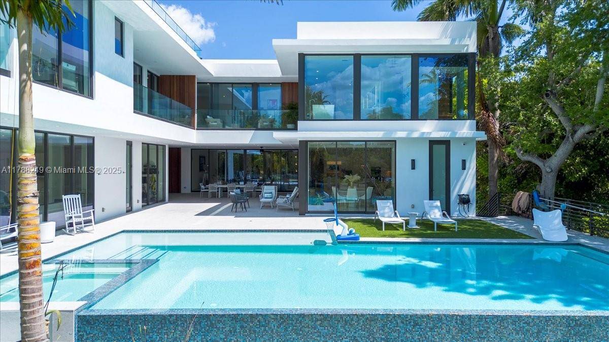 Miami, FL 33138,922 NE 78th St