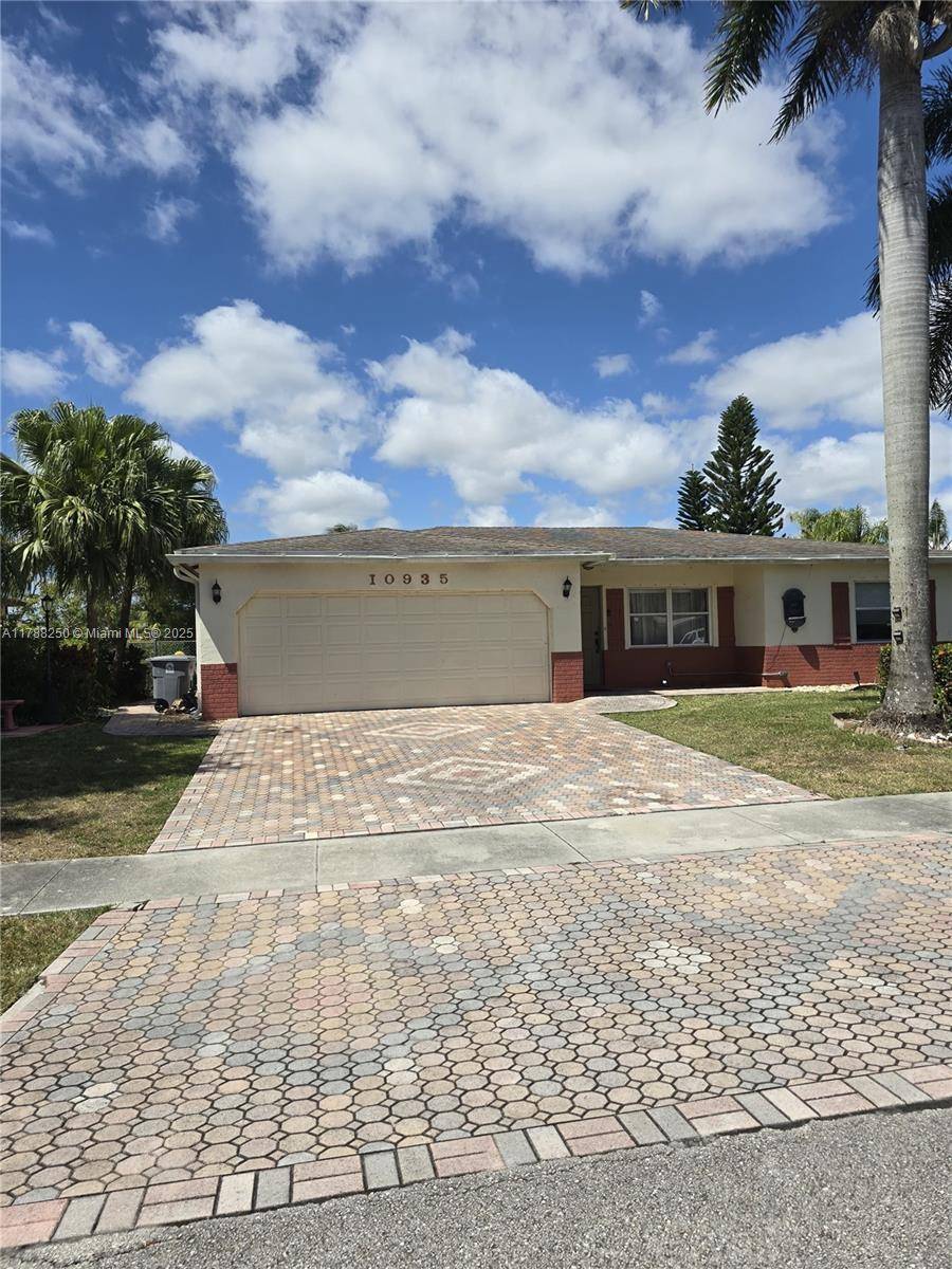 Boca Raton, FL 33428,10935 Gable St