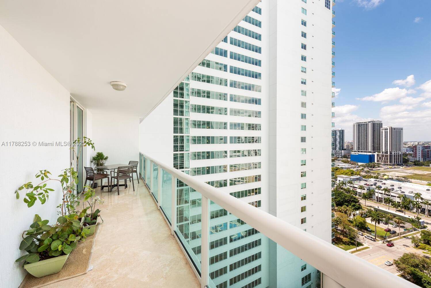 Miami, FL 33132,1800 N Bayshore Dr #2406