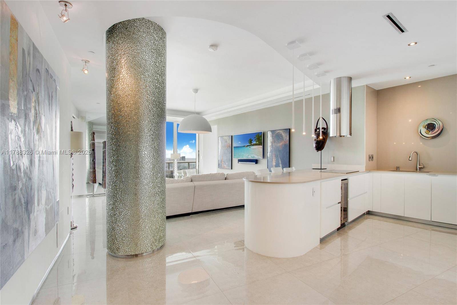 Miami Beach, FL 33139,450 Alton Rd #4104
