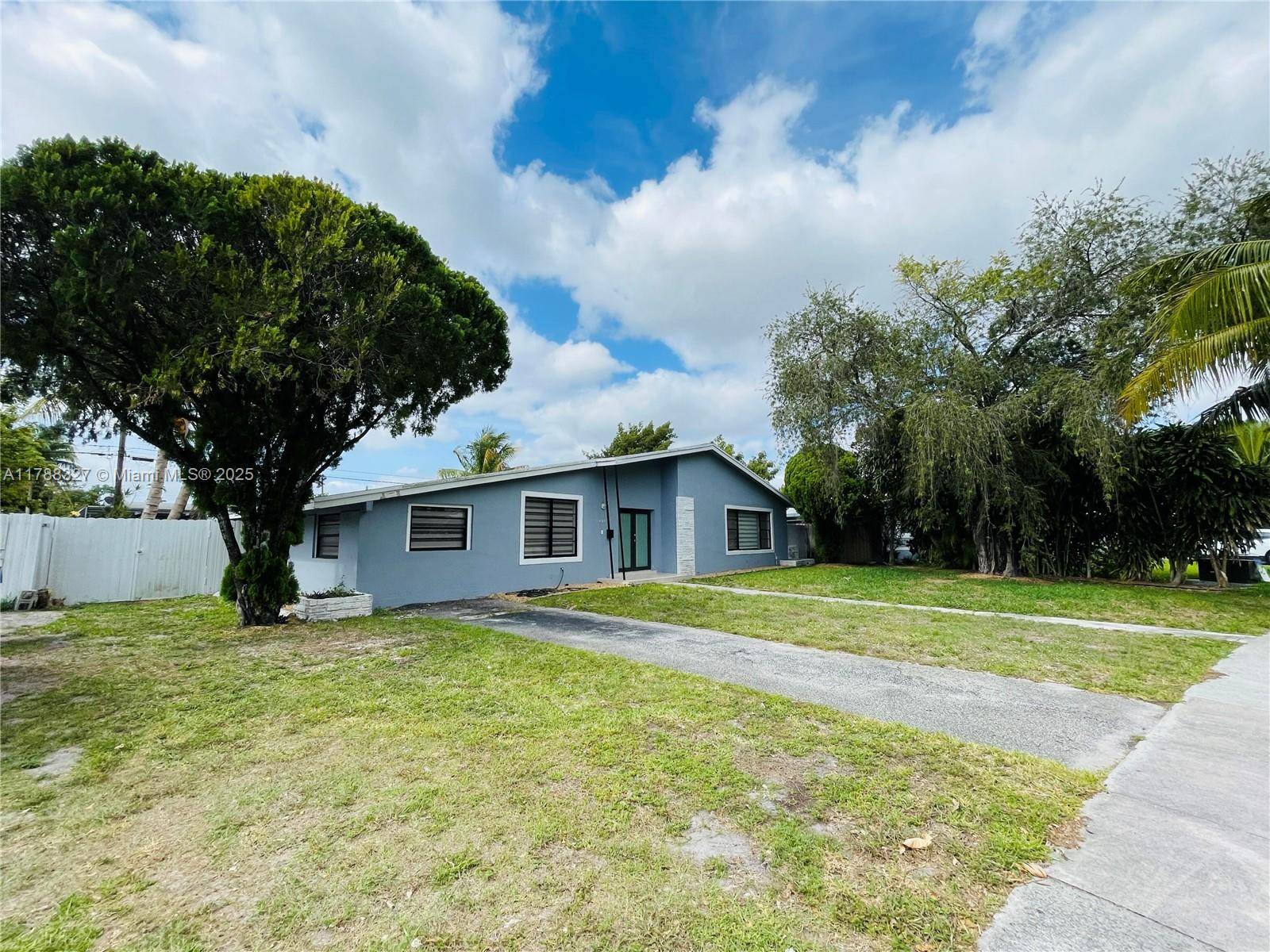 North Miami Beach, FL 33162,460 NE 178th St