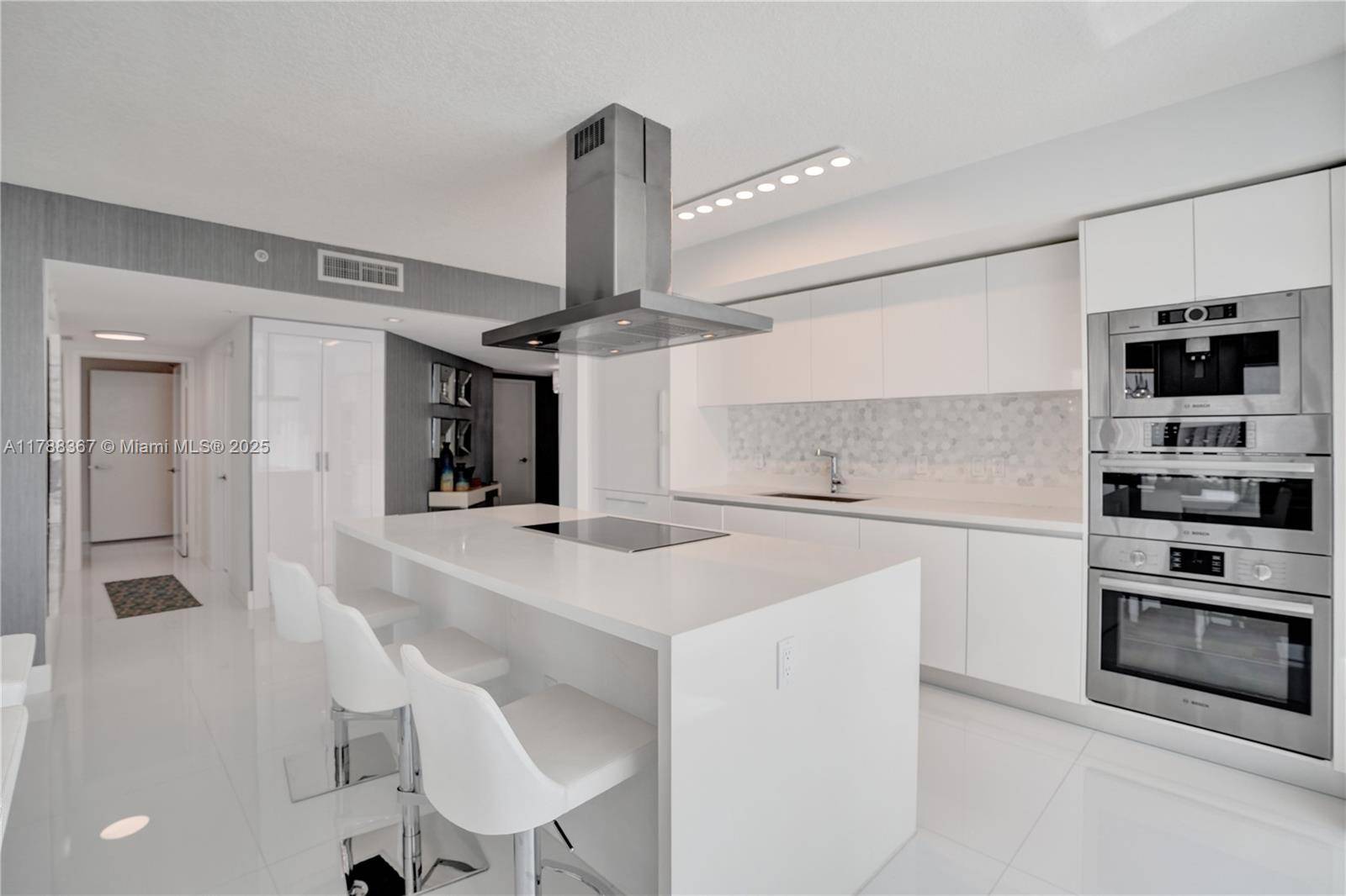 Sunny Isles Beach, FL 33160,330 Sunny Isles Blvd #5-908