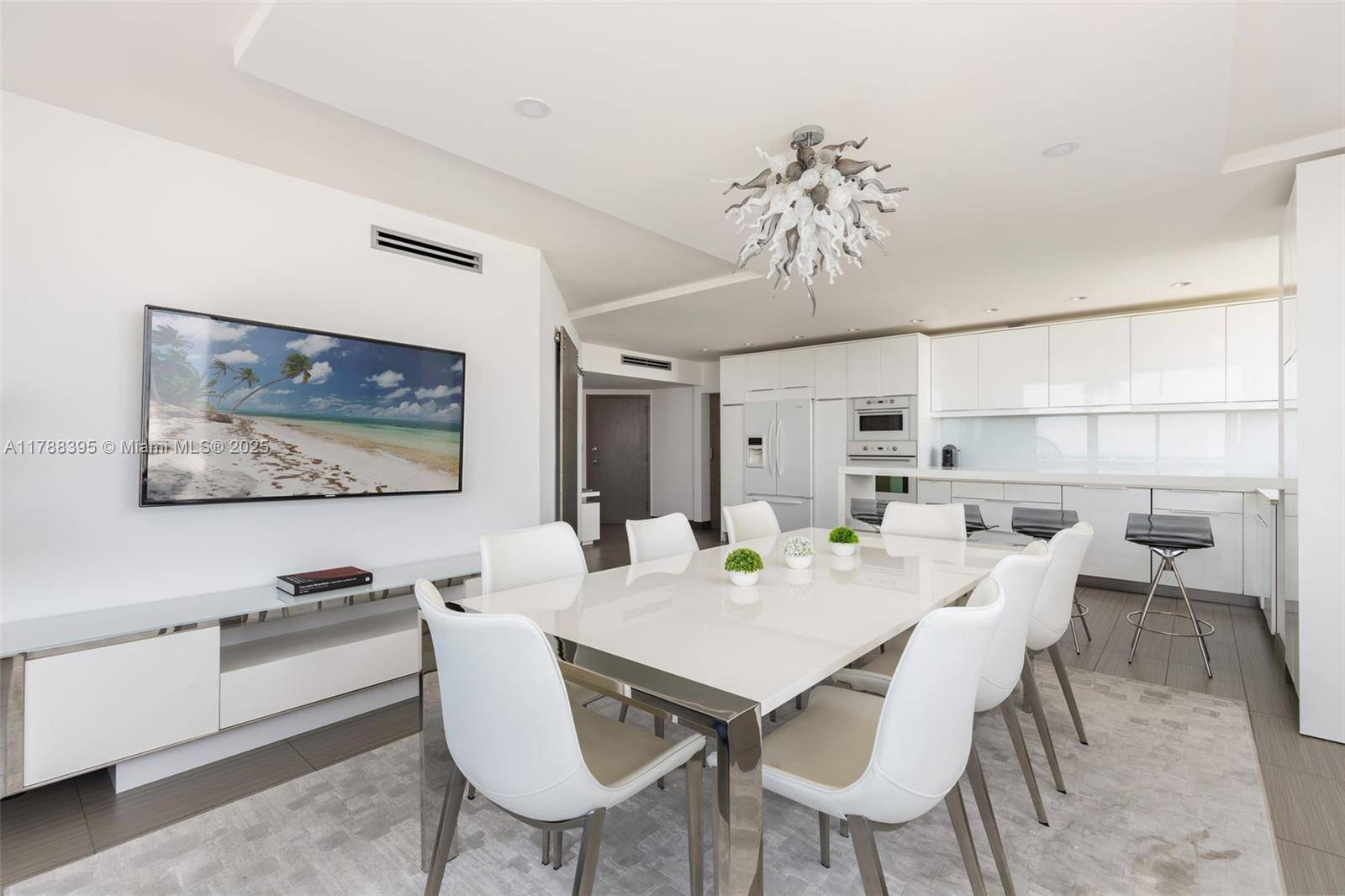 Miami Beach, FL 33139,1330 West Ave #1813