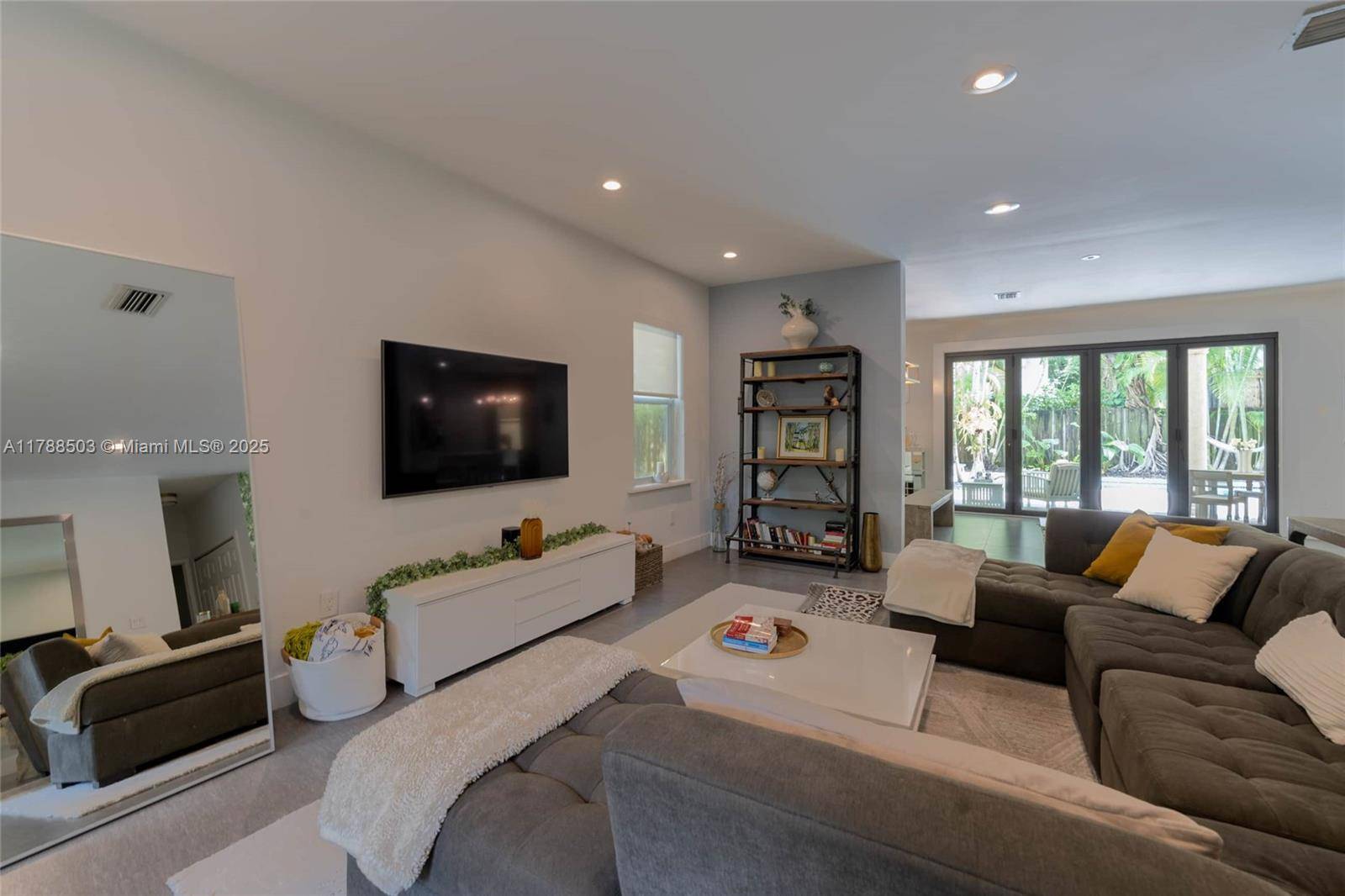 Miami, FL 33133,3187 Lamb Ct #3187