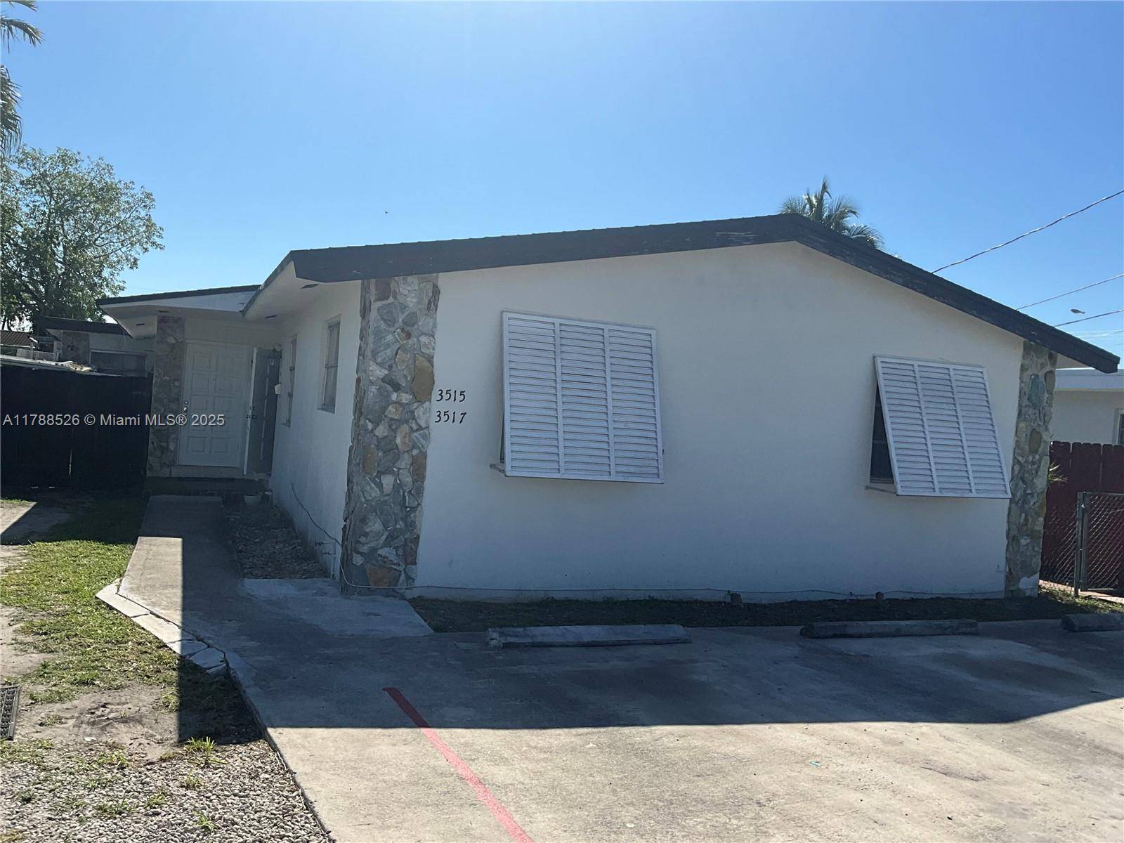 Miami, FL 33165,3515-3517 SW 91st Ave