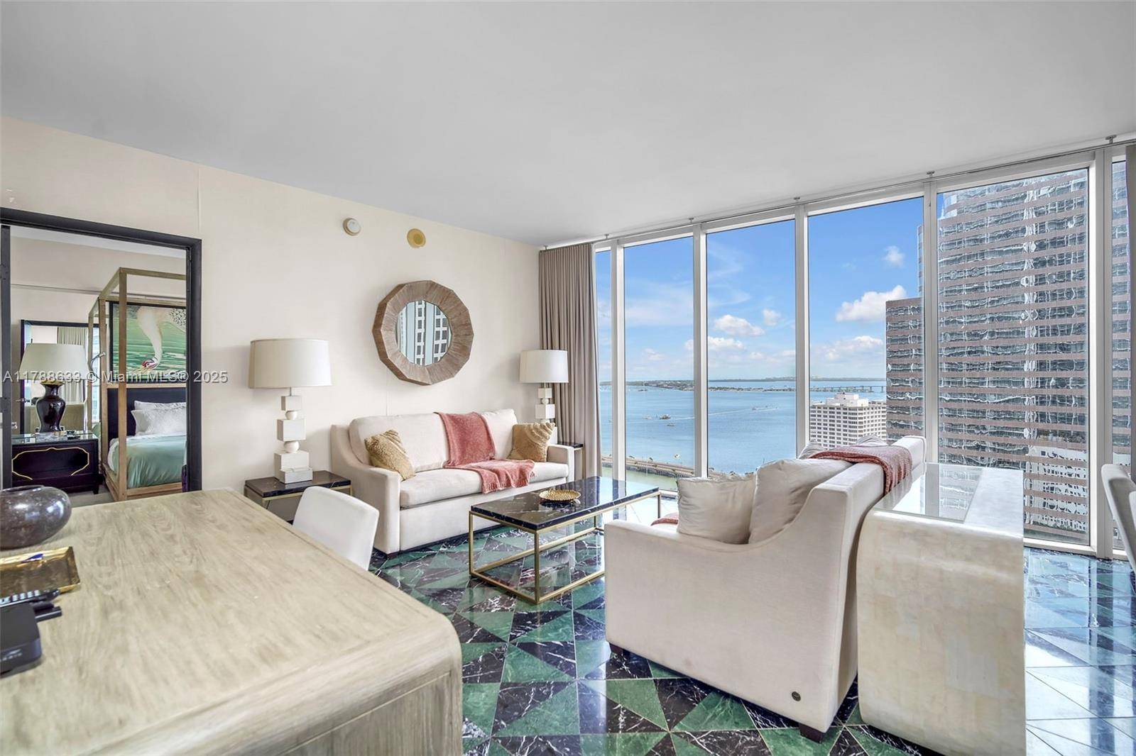 Miami, FL 33131,485 Brickell Ave #2508