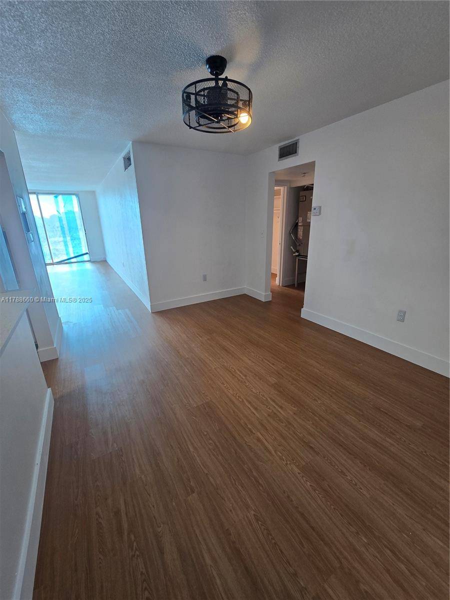 North Miami, FL 33161,12590 NE 16th Ave #403