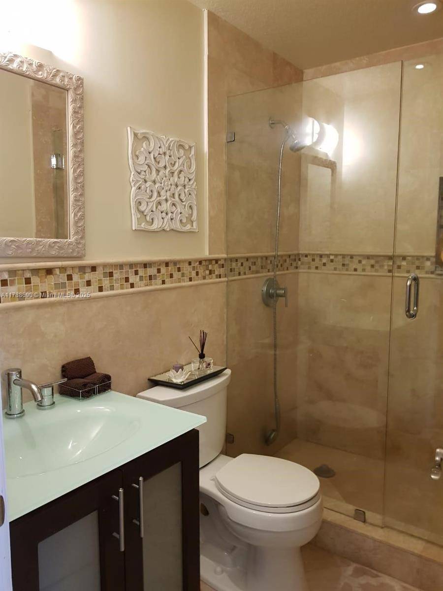 Homestead, FL 33033,930 NE 33rd Ter #202
