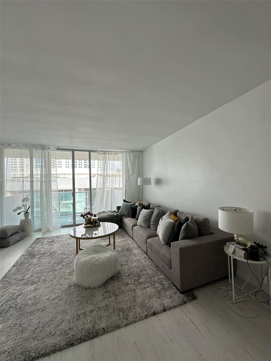 Miami Beach, FL 33139,1200 West Ave #PH22