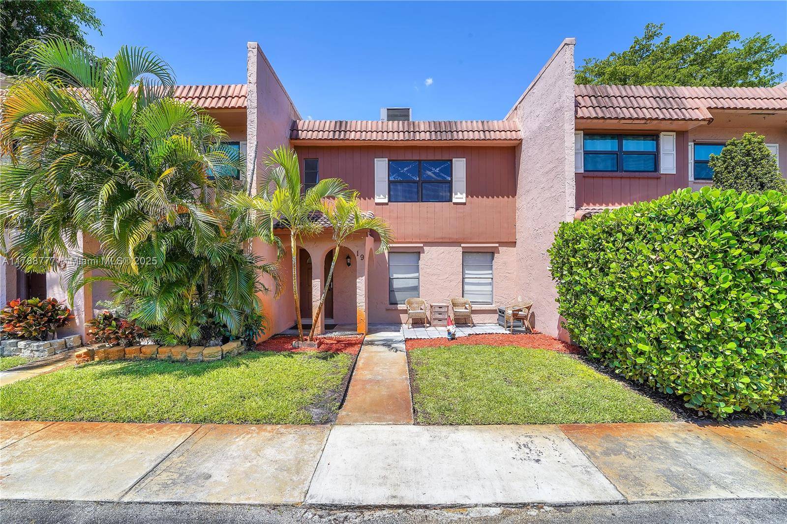 Davie, FL 33324,19 Madrid Ln #2-13