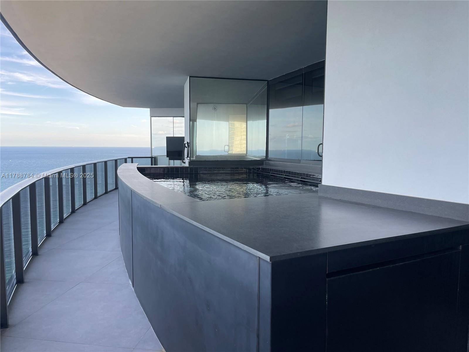 Sunny Isles Beach, FL 33160,18555 Collins Ave #3705