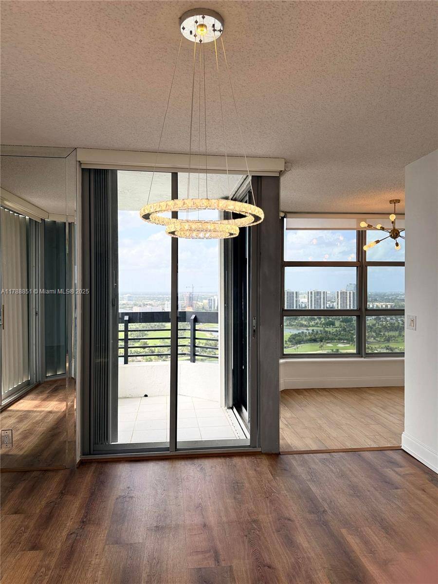 Aventura, FL 33180,3500 Mystic Pointe Dr #3003