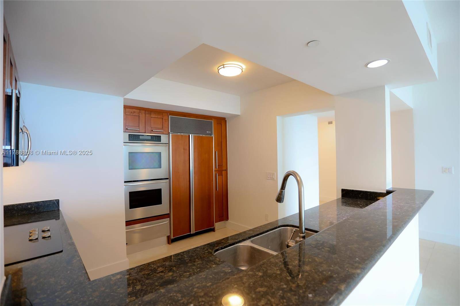 Aventura, FL 33160,3301 NE 183rd St #2305
