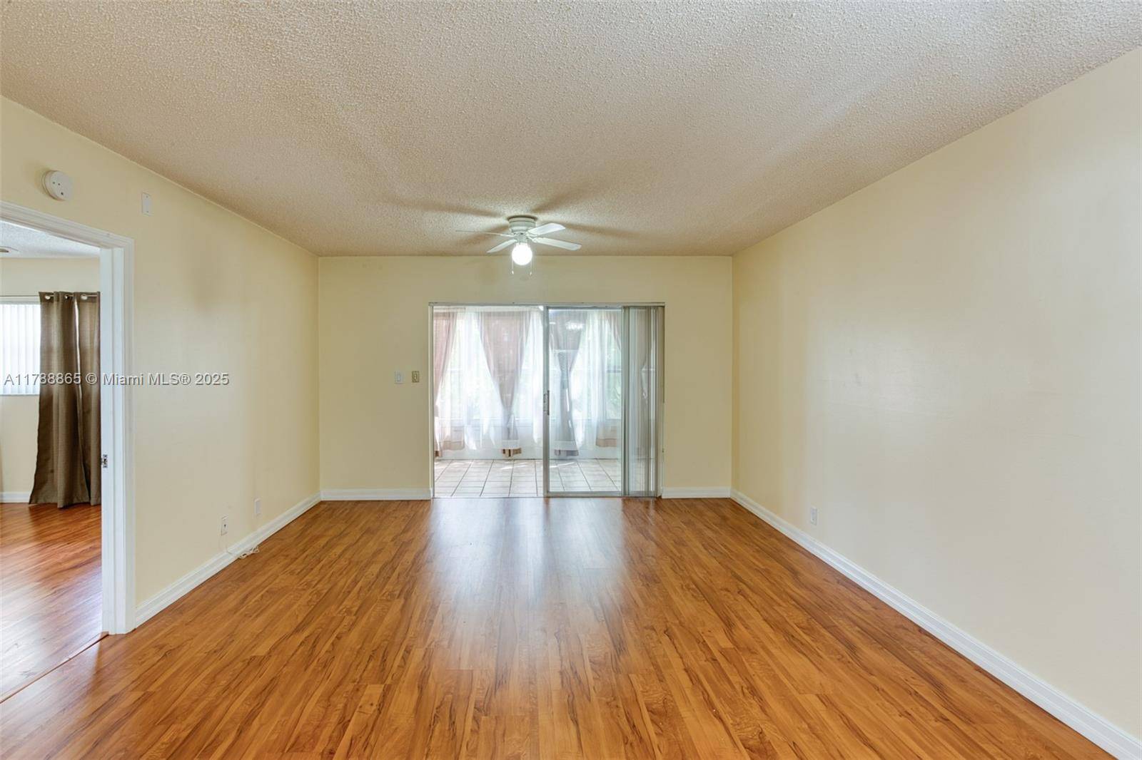 Margate, FL 33063,1005 Country Club Dr #408