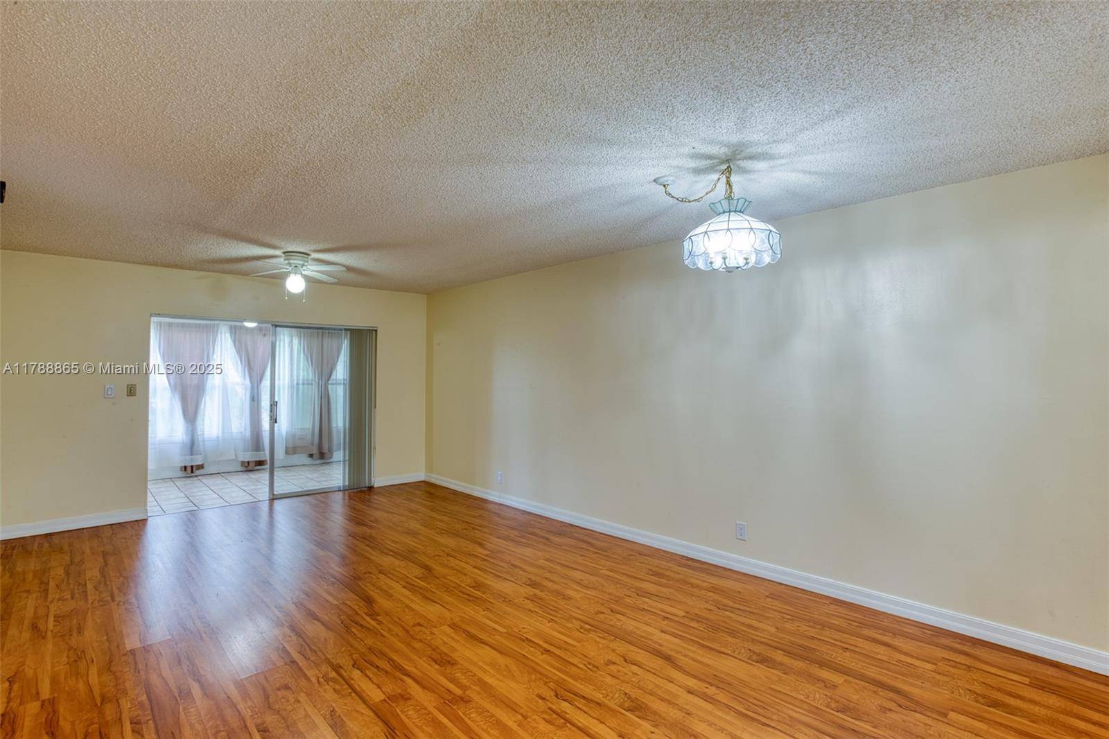 Margate, FL 33063,1005 Country Club Dr #408