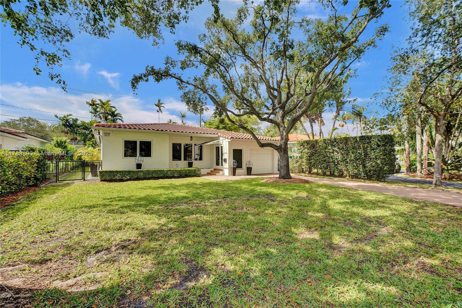 Coral Gables, FL 33146,552 Alminar Ave