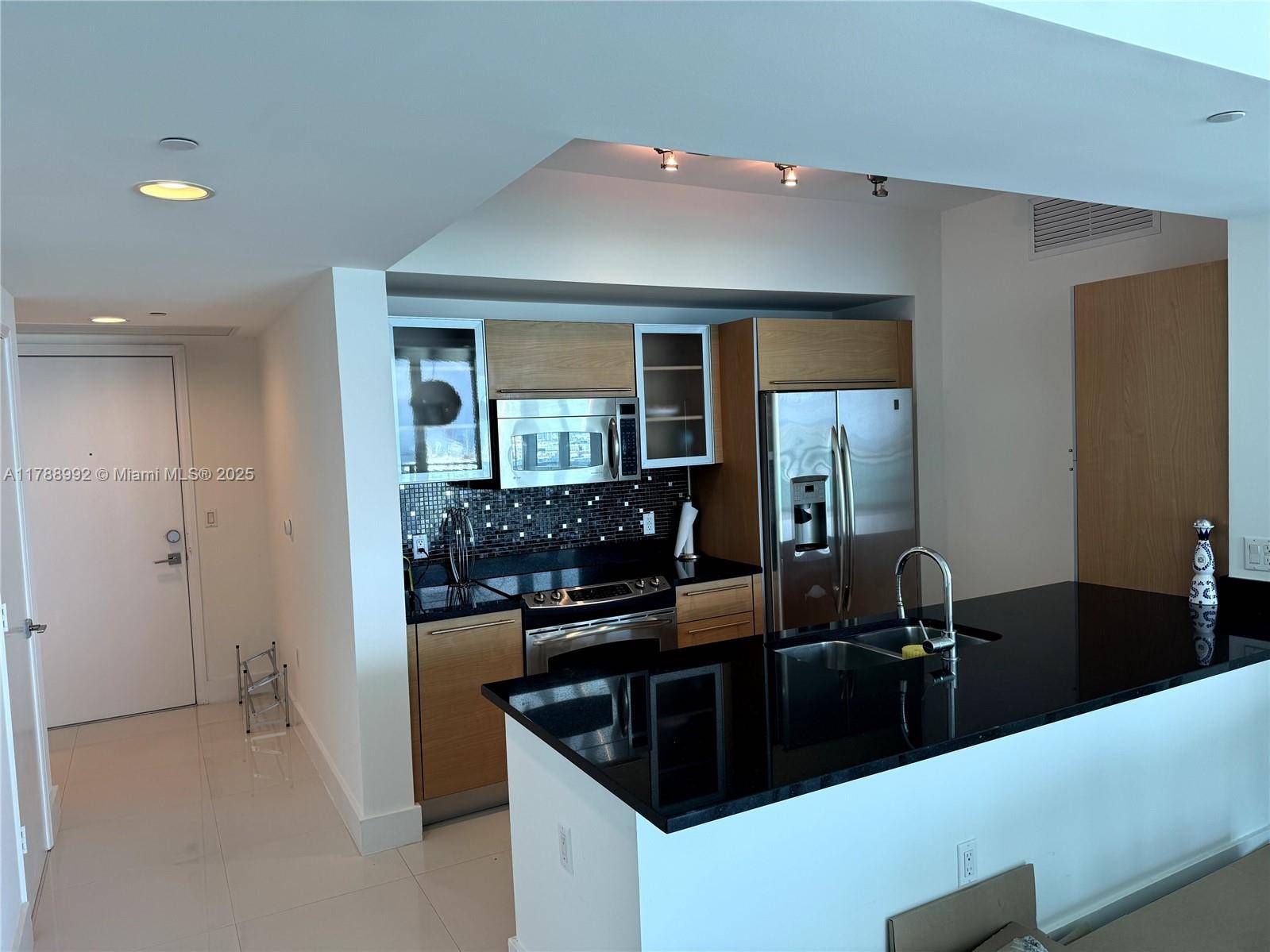 Miami, FL 33131,950 Brickell Bay Dr #3710