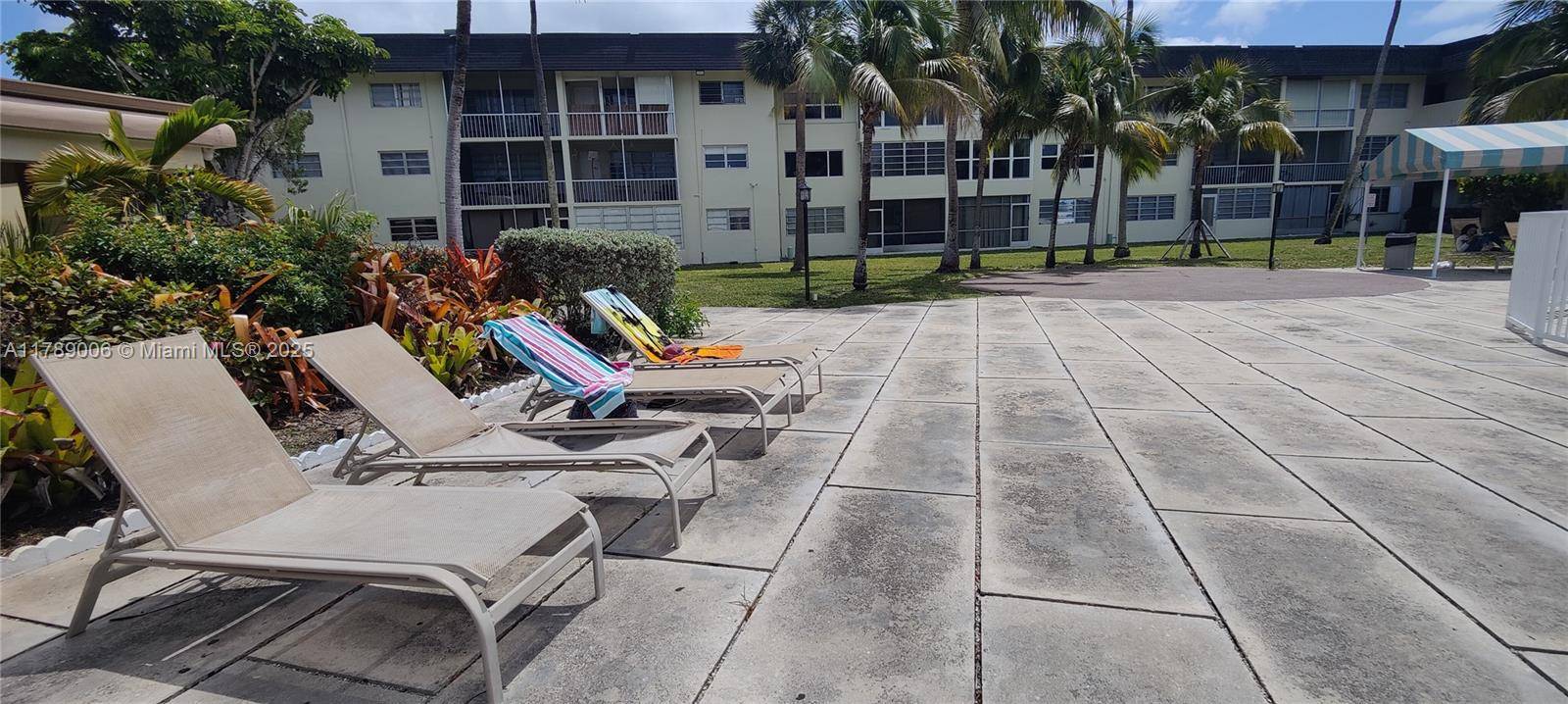 Miami, FL 33179,1540 NE 191st St #122