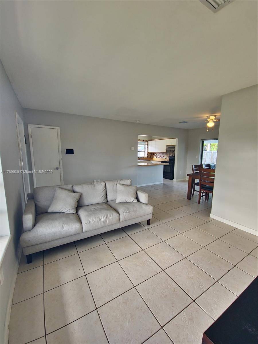 Miami, FL 33157,15561 SW 102nd Ct