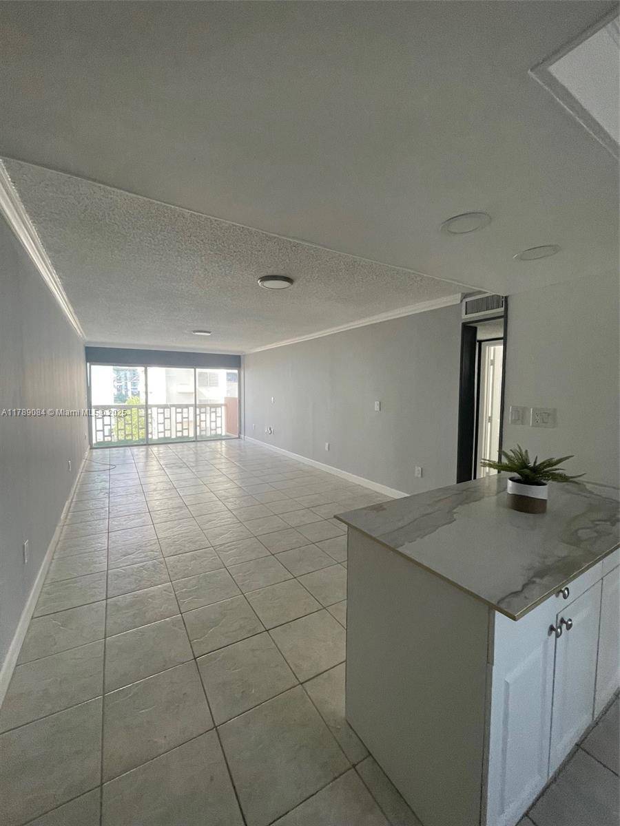 Miami, FL 33137,600 NE 25th St #60
