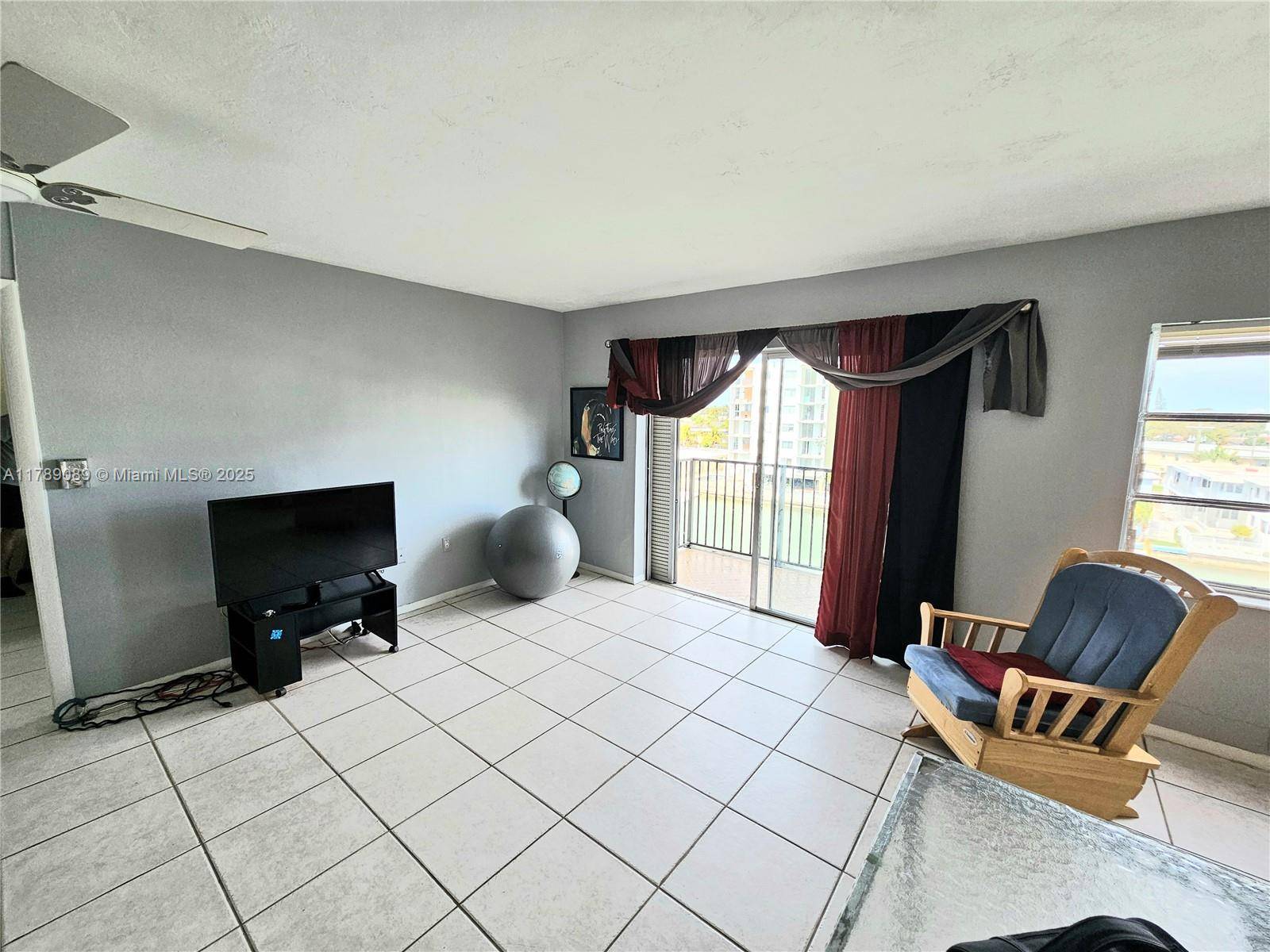Miami Beach, FL 33141,8024 Tatum Waterway Dr #5D