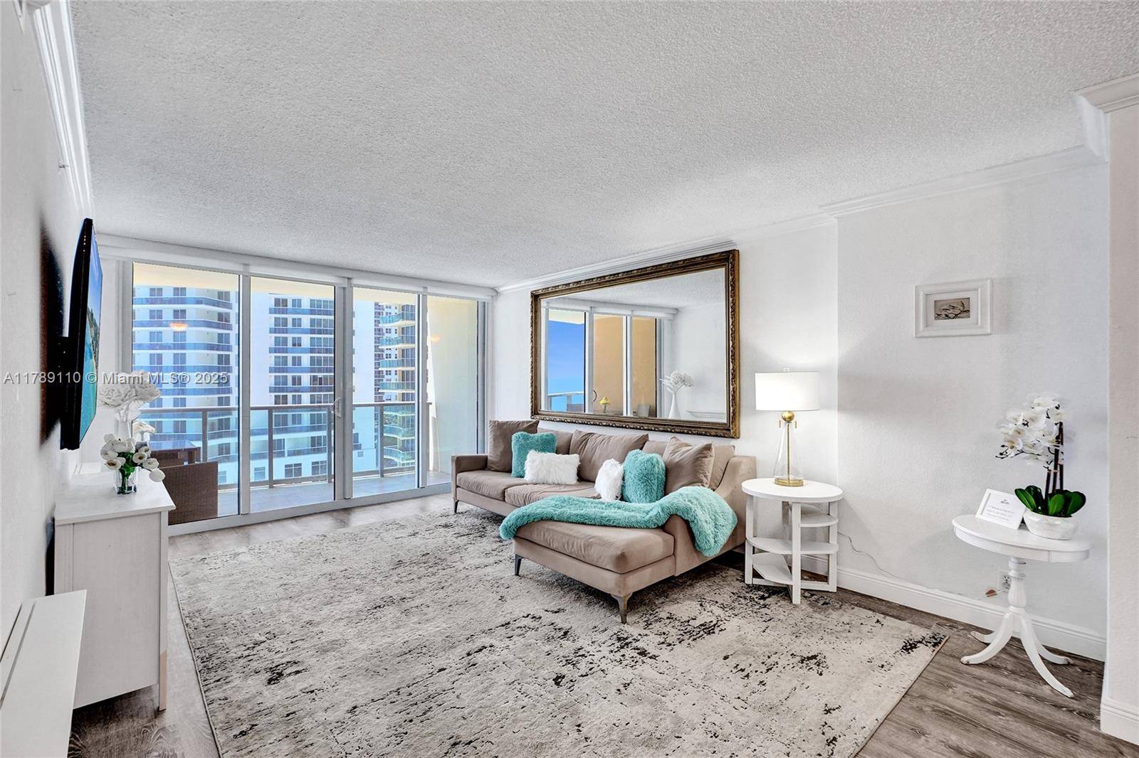 Hollywood, FL 33019,2501 S Ocean Dr #815 (Available May 1)