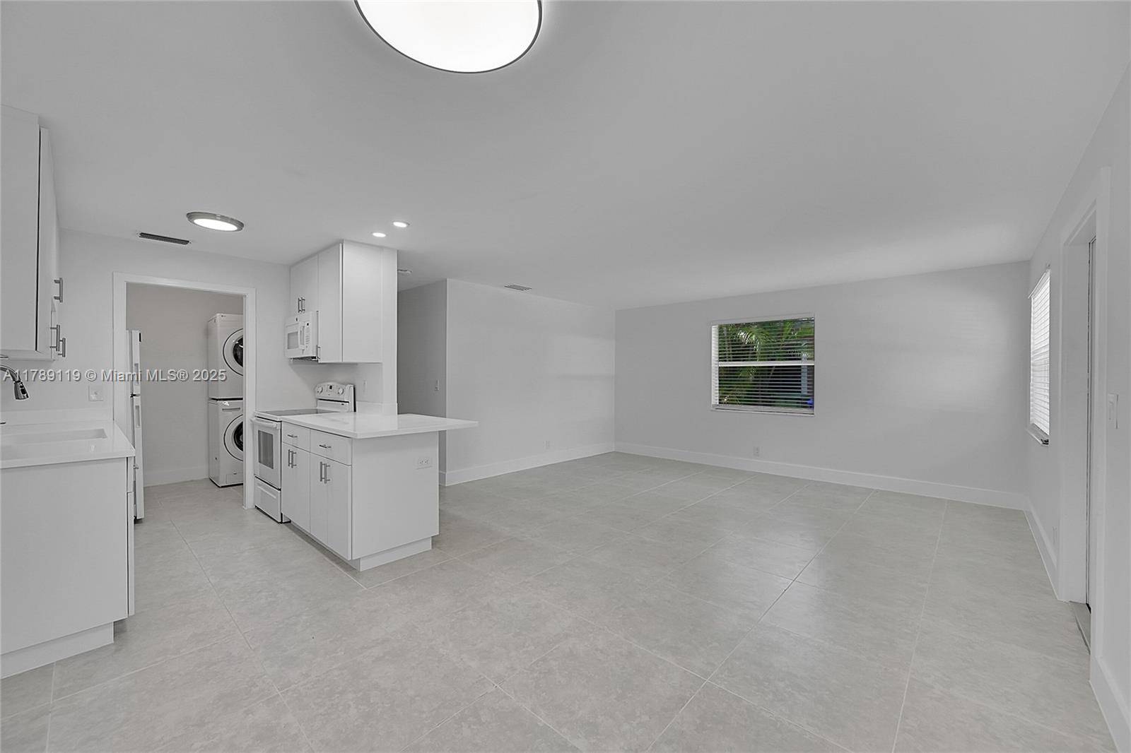 Fort Lauderdale, FL 33315,810 SW 12th Ct #810