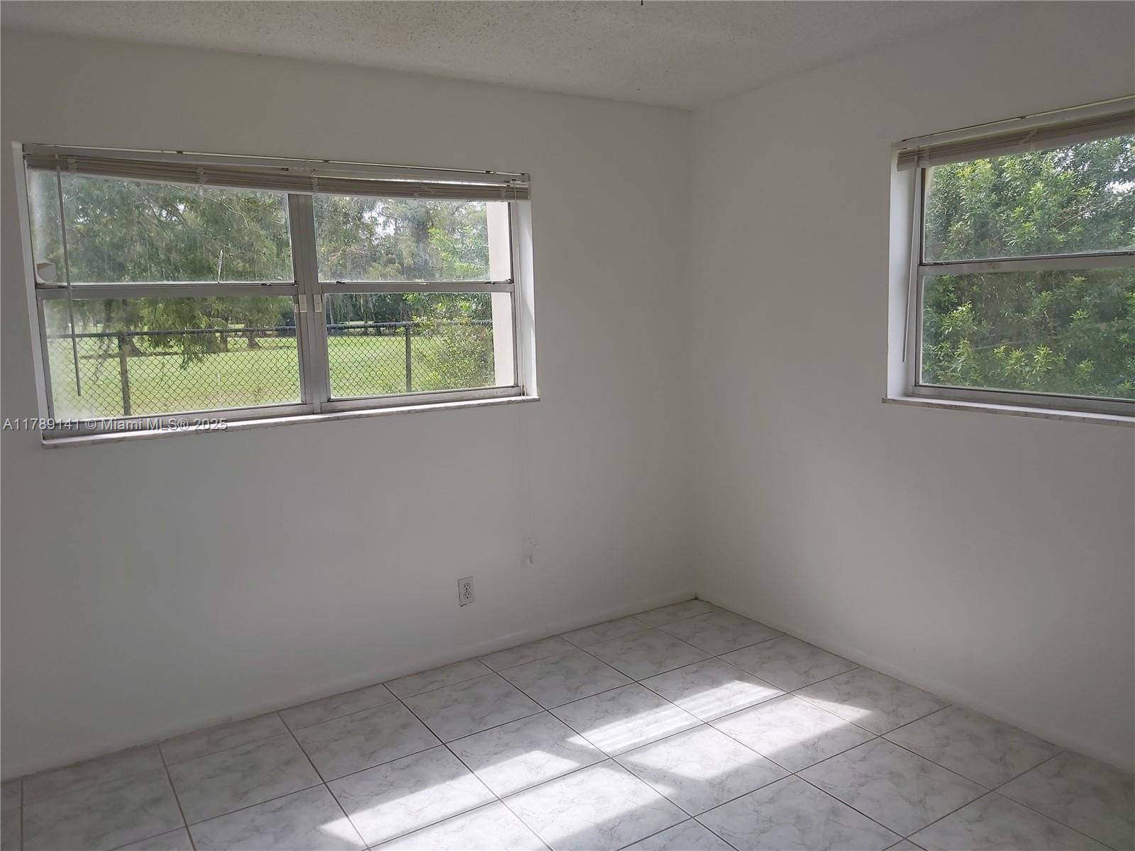 Tamarac, FL 33321,8060 Fairview Dr #110